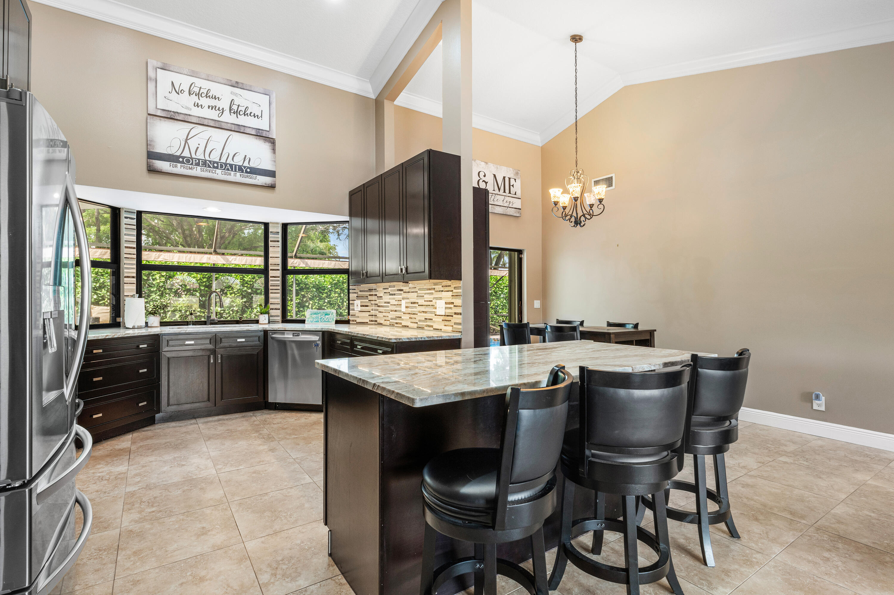 1607 Farmington Avenue