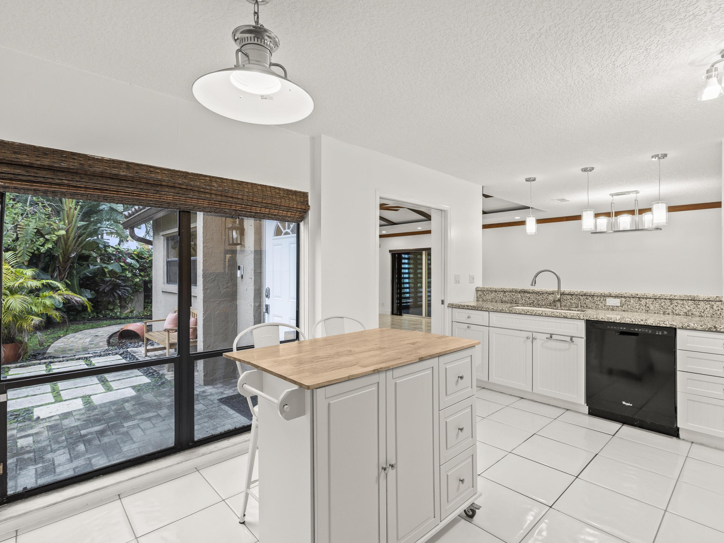 732 Camino Gardens Lane, Boca Raton