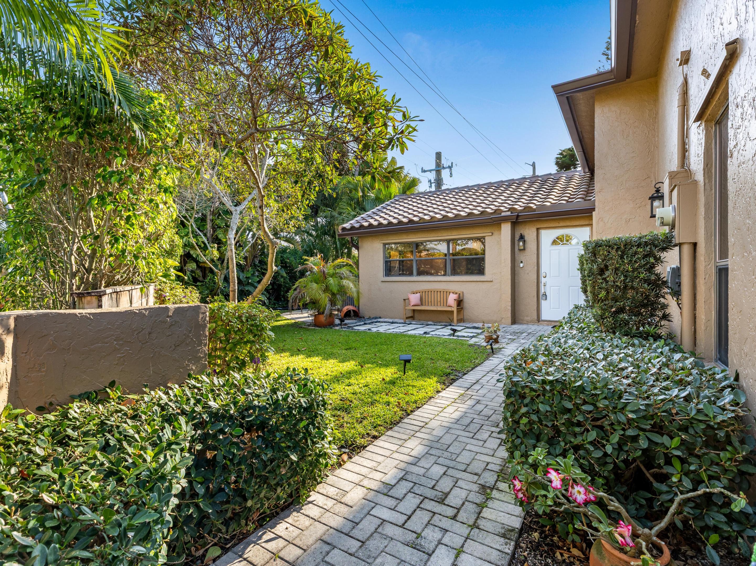 732 Camino Gardens Lane, Boca Raton