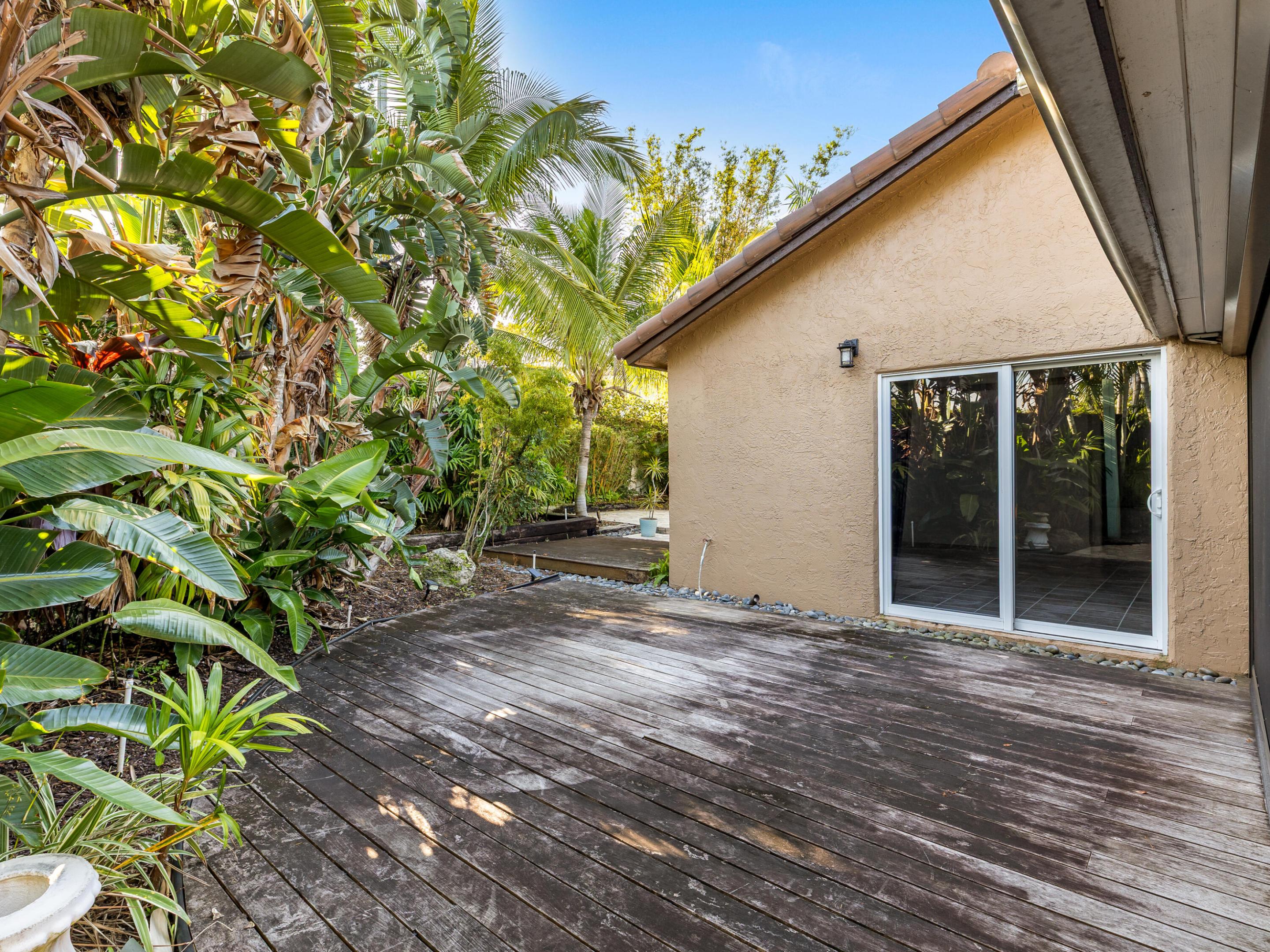 732 Camino Gardens Lane, Boca Raton