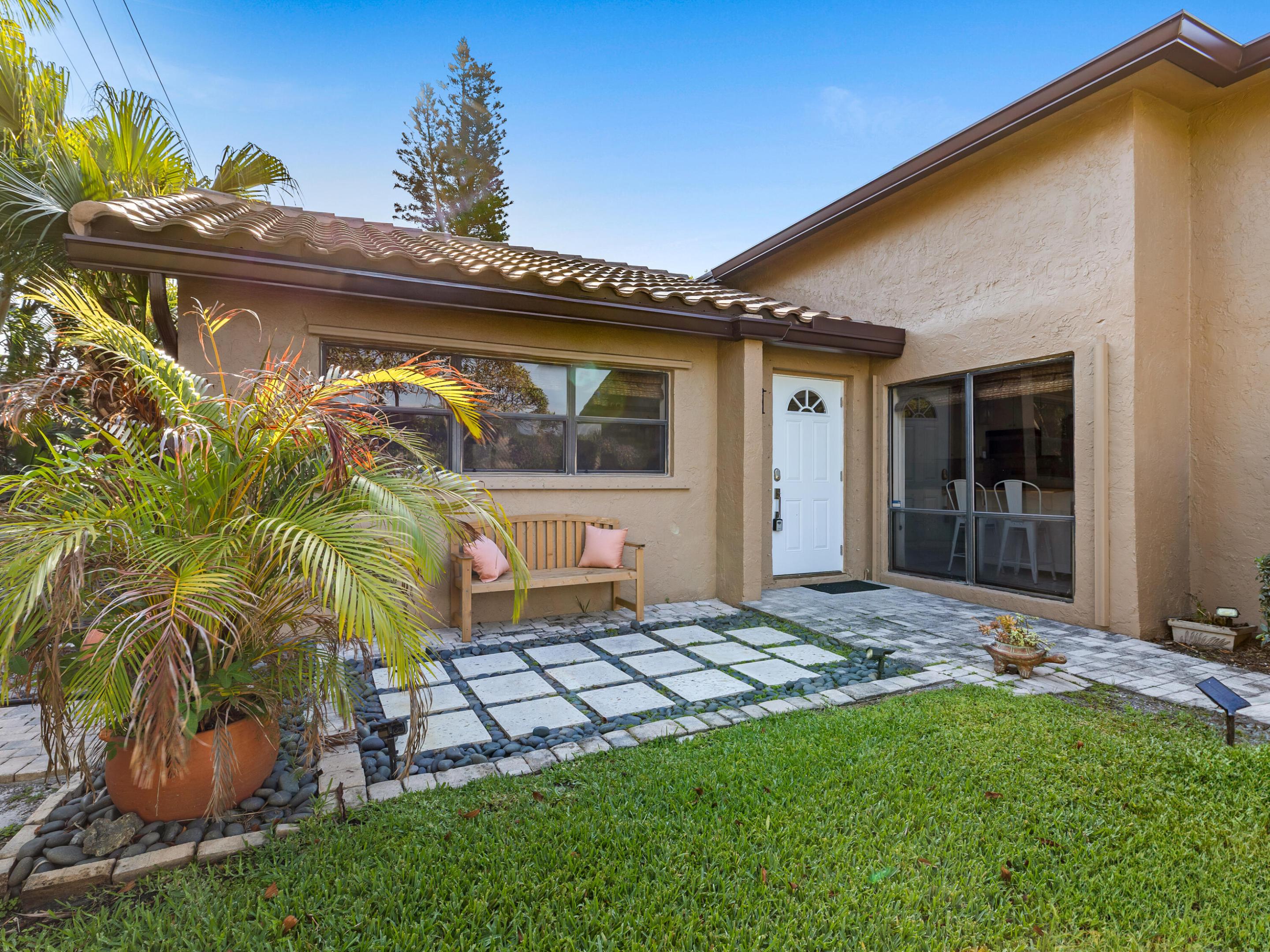 732 Camino Gardens Lane, Boca Raton