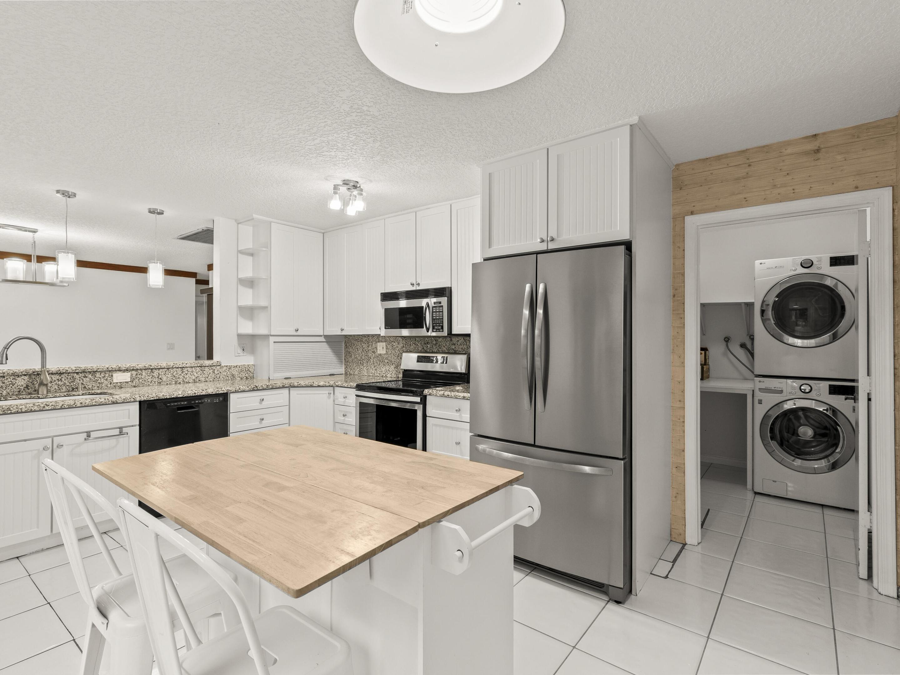 732 Camino Gardens Lane, Boca Raton