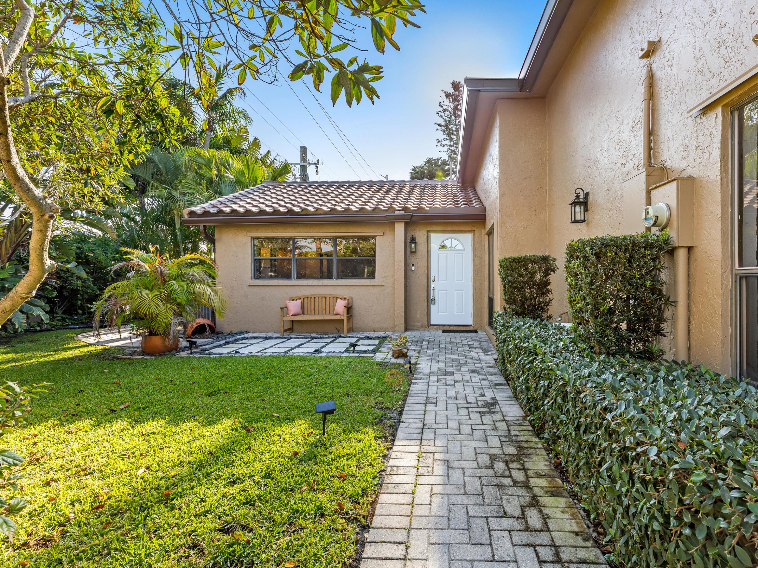 732 Camino Gardens Lane, Boca Raton