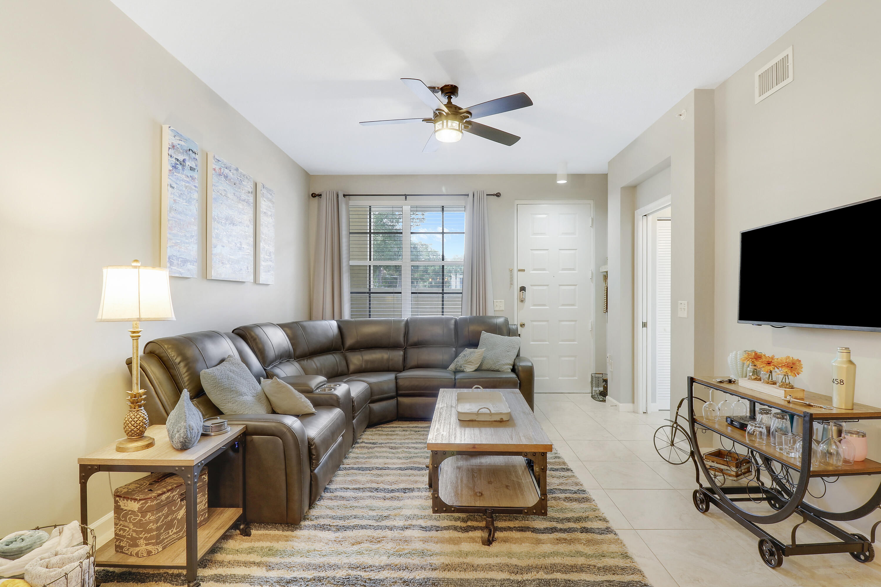 1116 University Boulevard 14