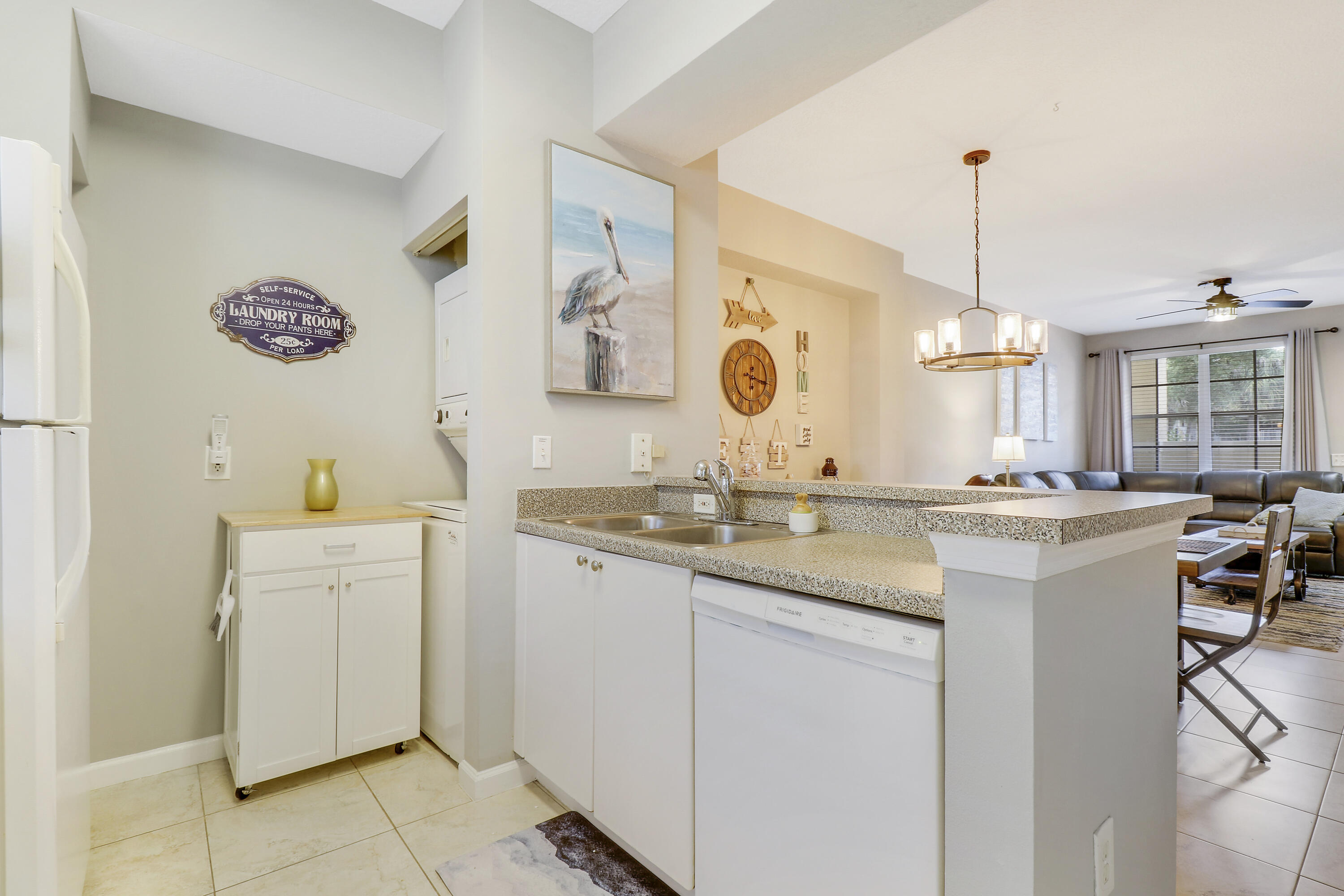 1116 University Boulevard 14