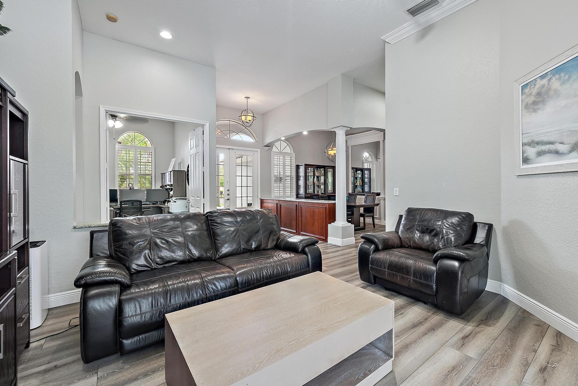 5053 SW Saint Creek Drive