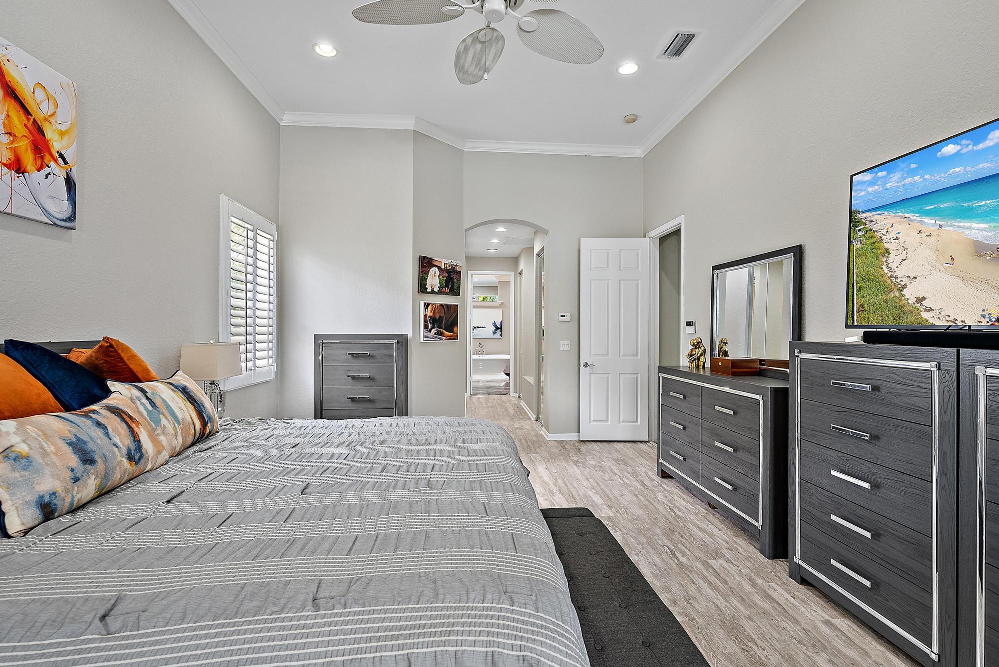 5053 SW Saint Creek Drive