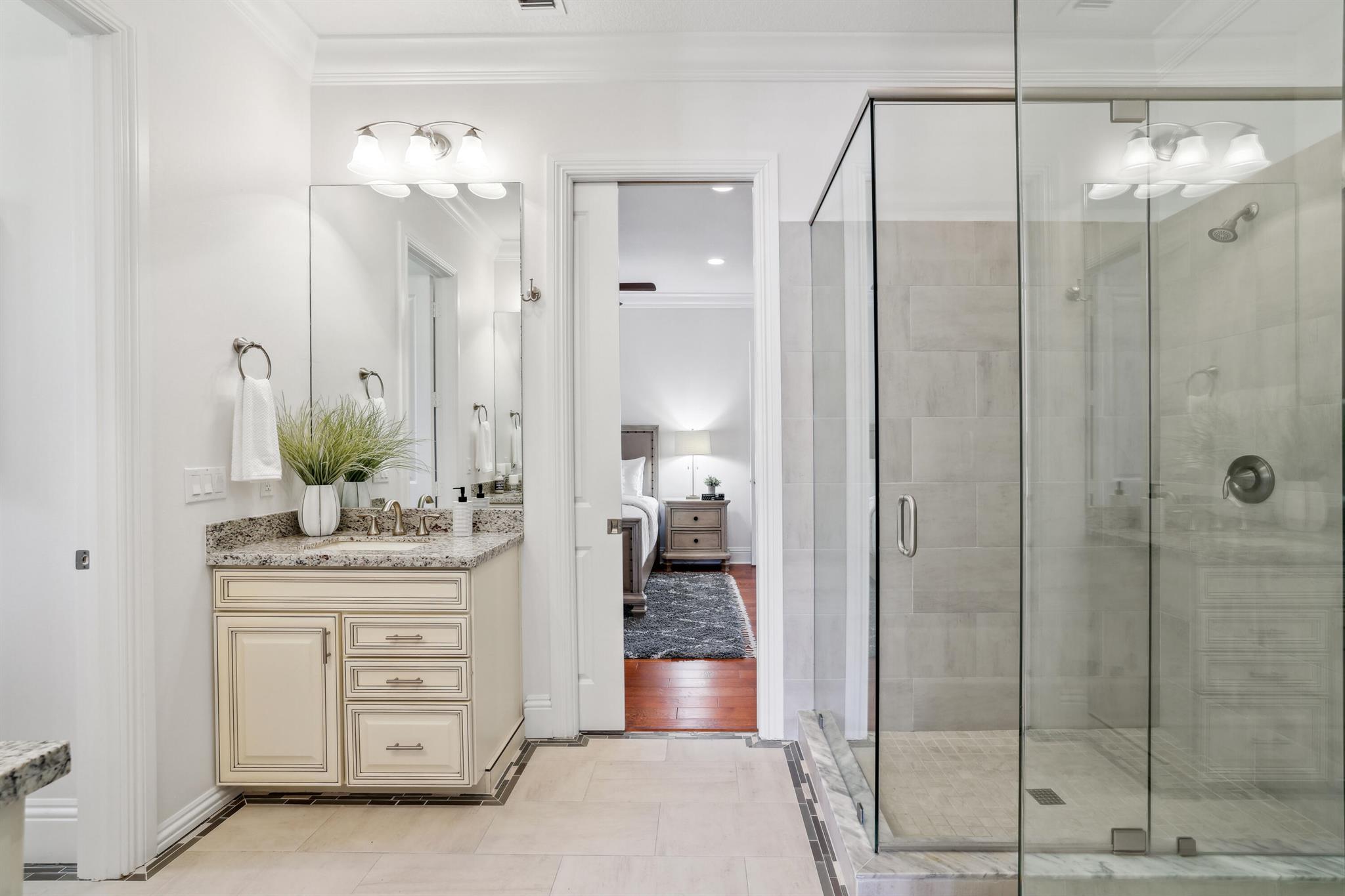 1030 Rhodes Villa Avenue