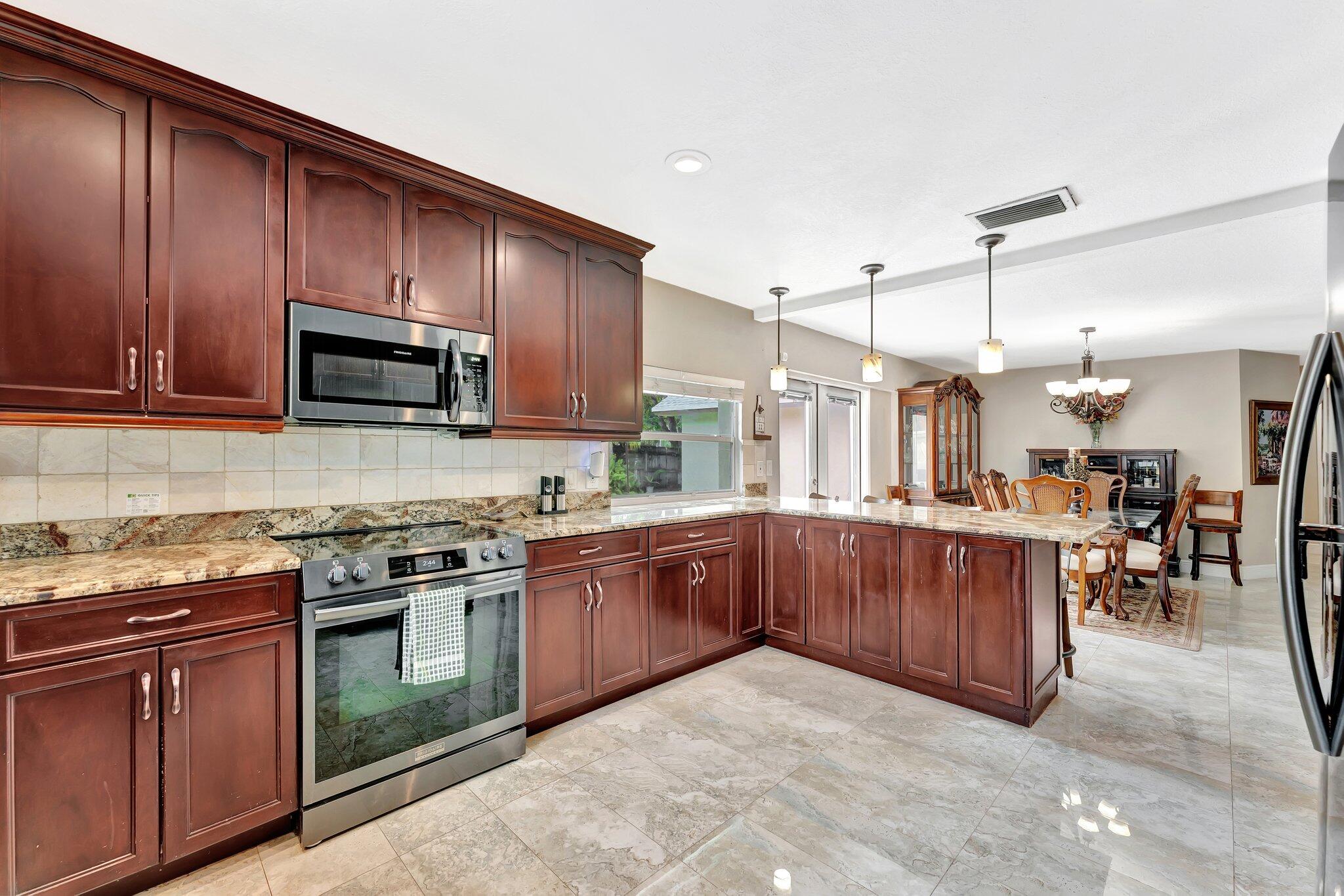 385 SW 31 Avenue