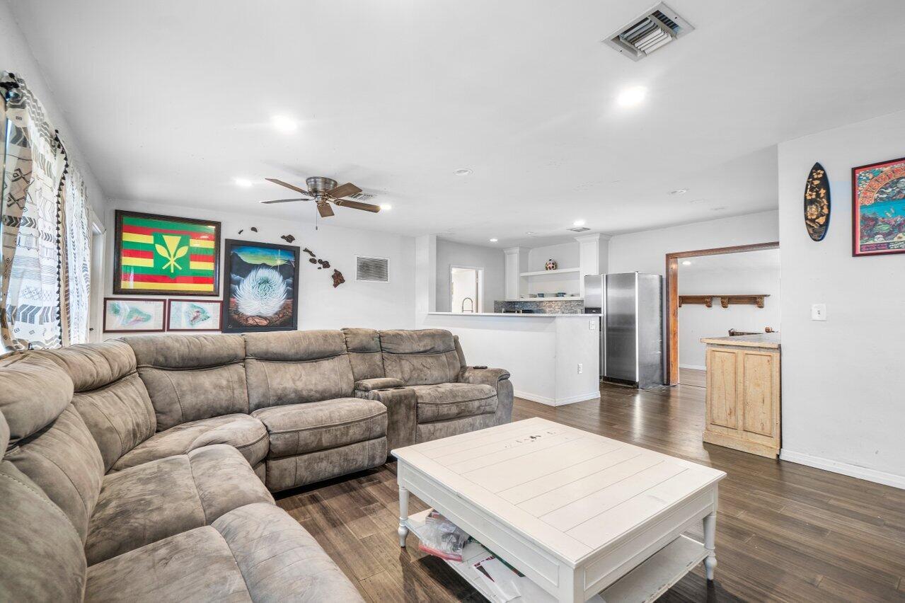 814 S 10th Street