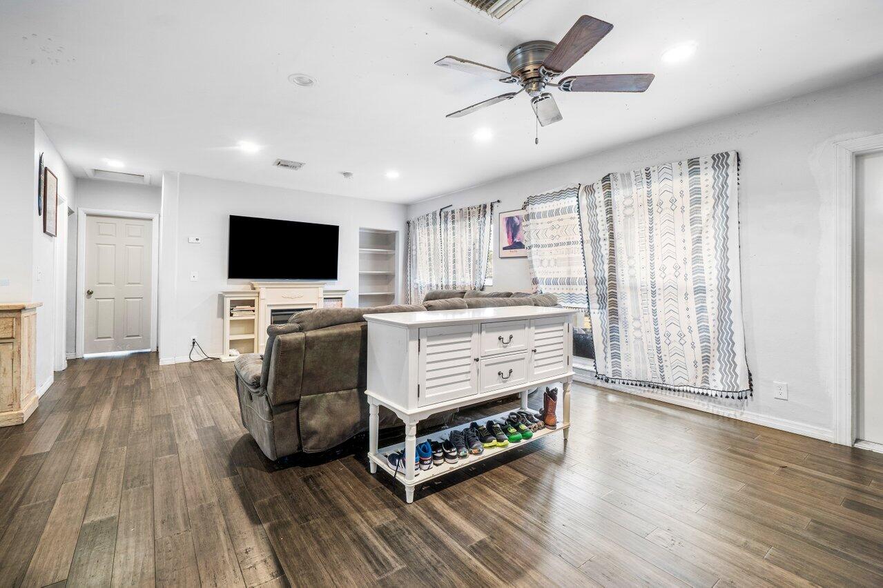 814 S 10th Street
