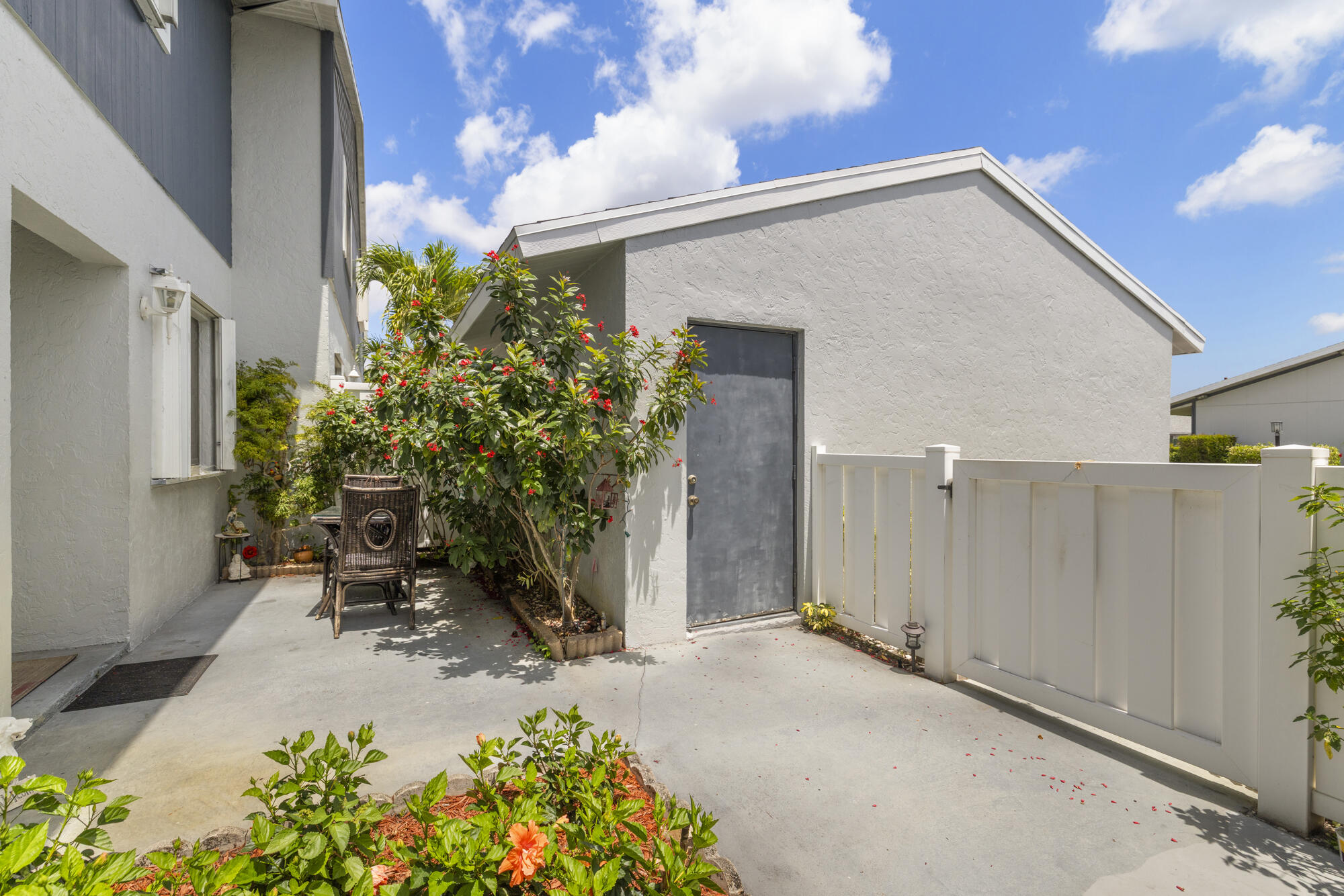 2641 Gately Drive W 2003