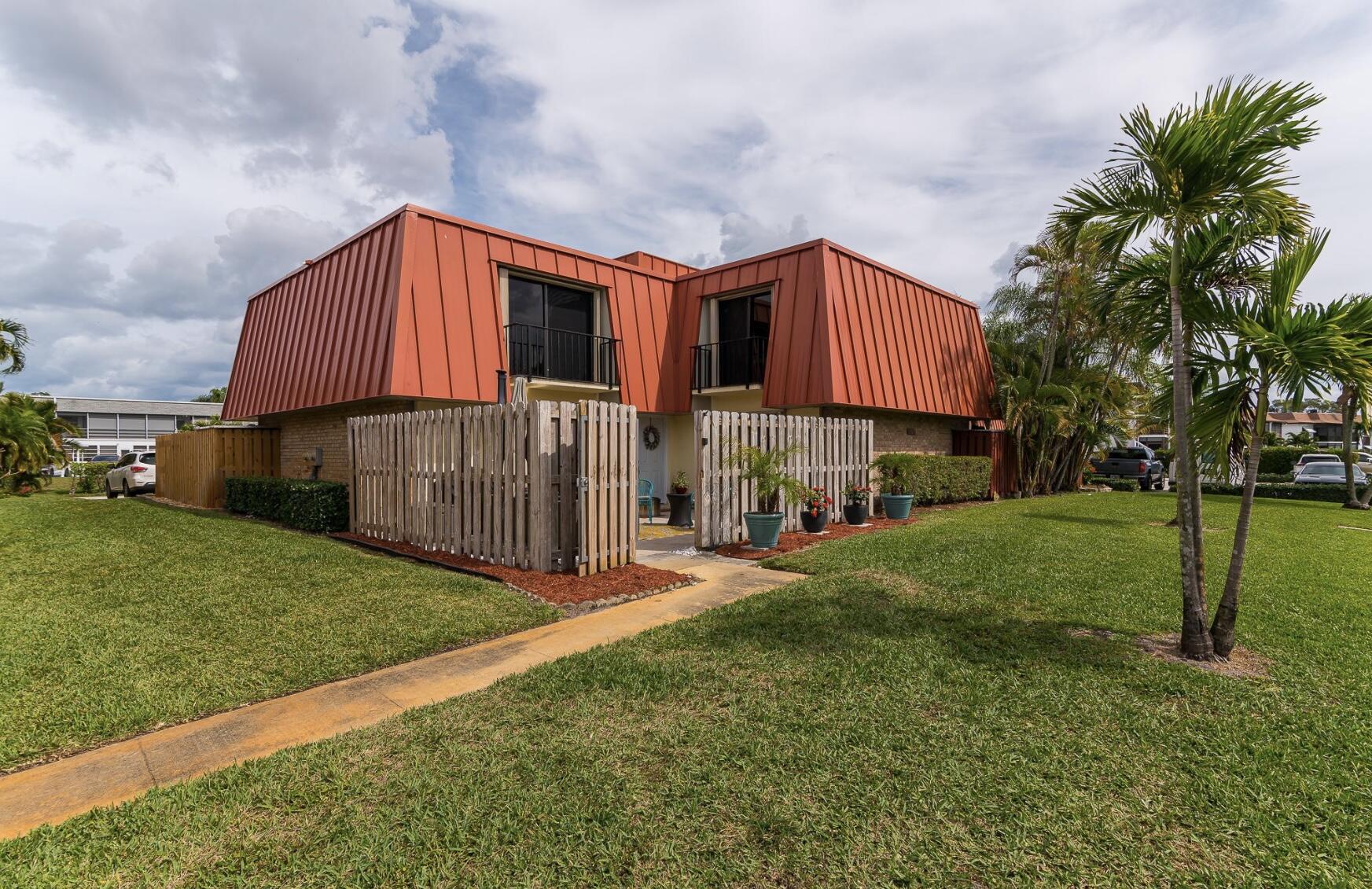 3167 Gardens East Drive A, Palm Beach Gardens Unit: A