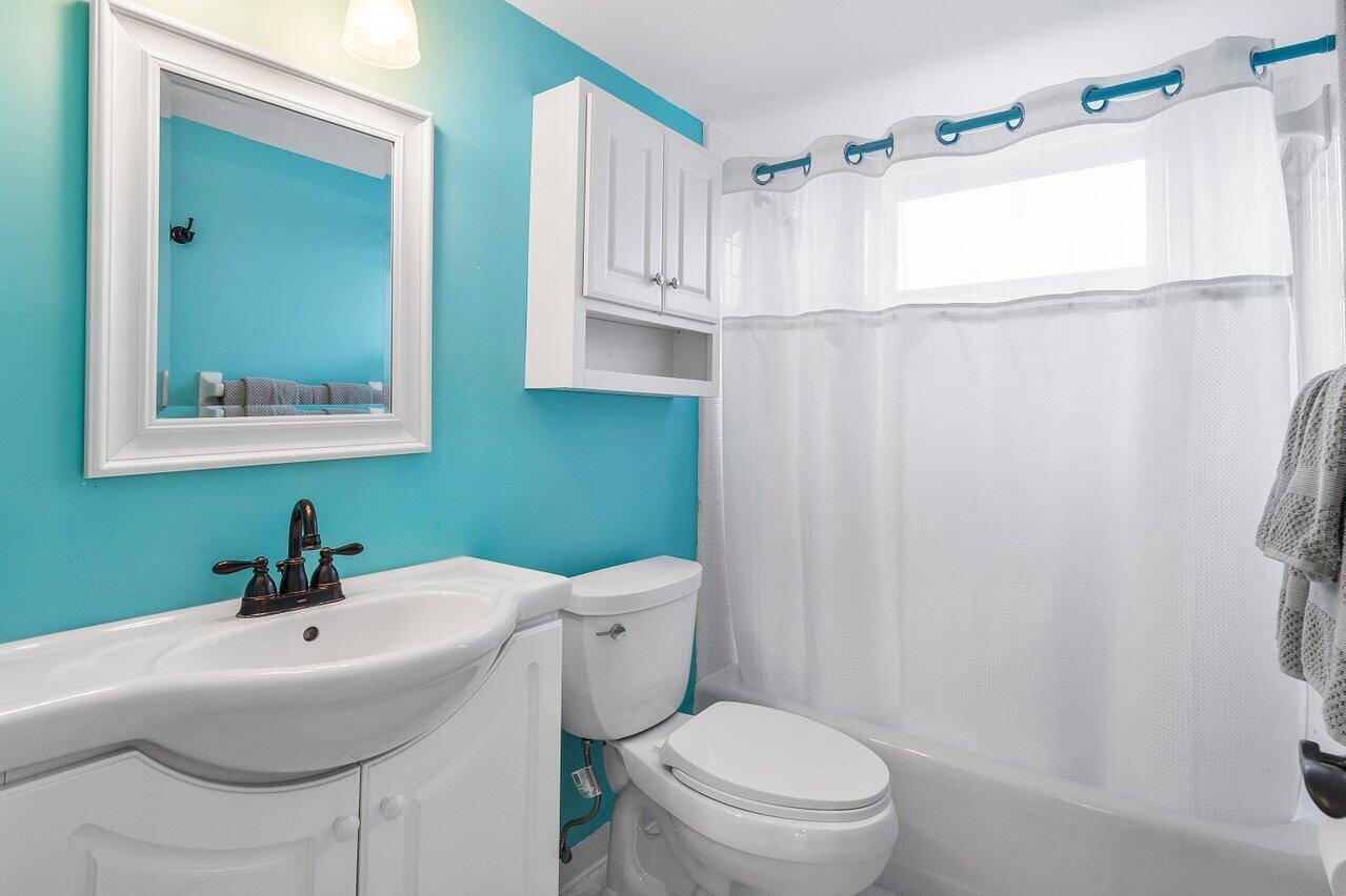 1015 Ingraham Avenue 2