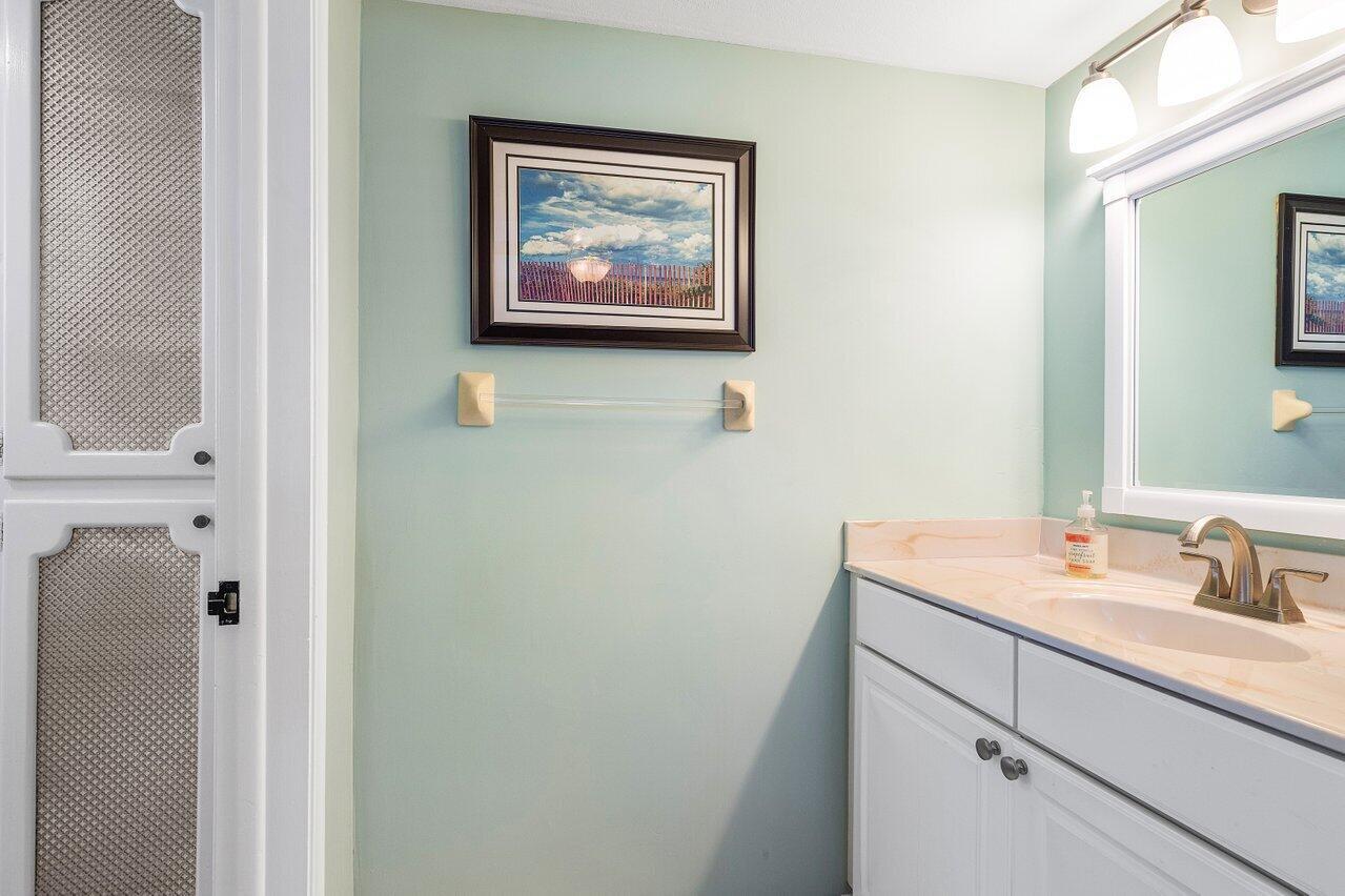 1015 Ingraham Avenue 2