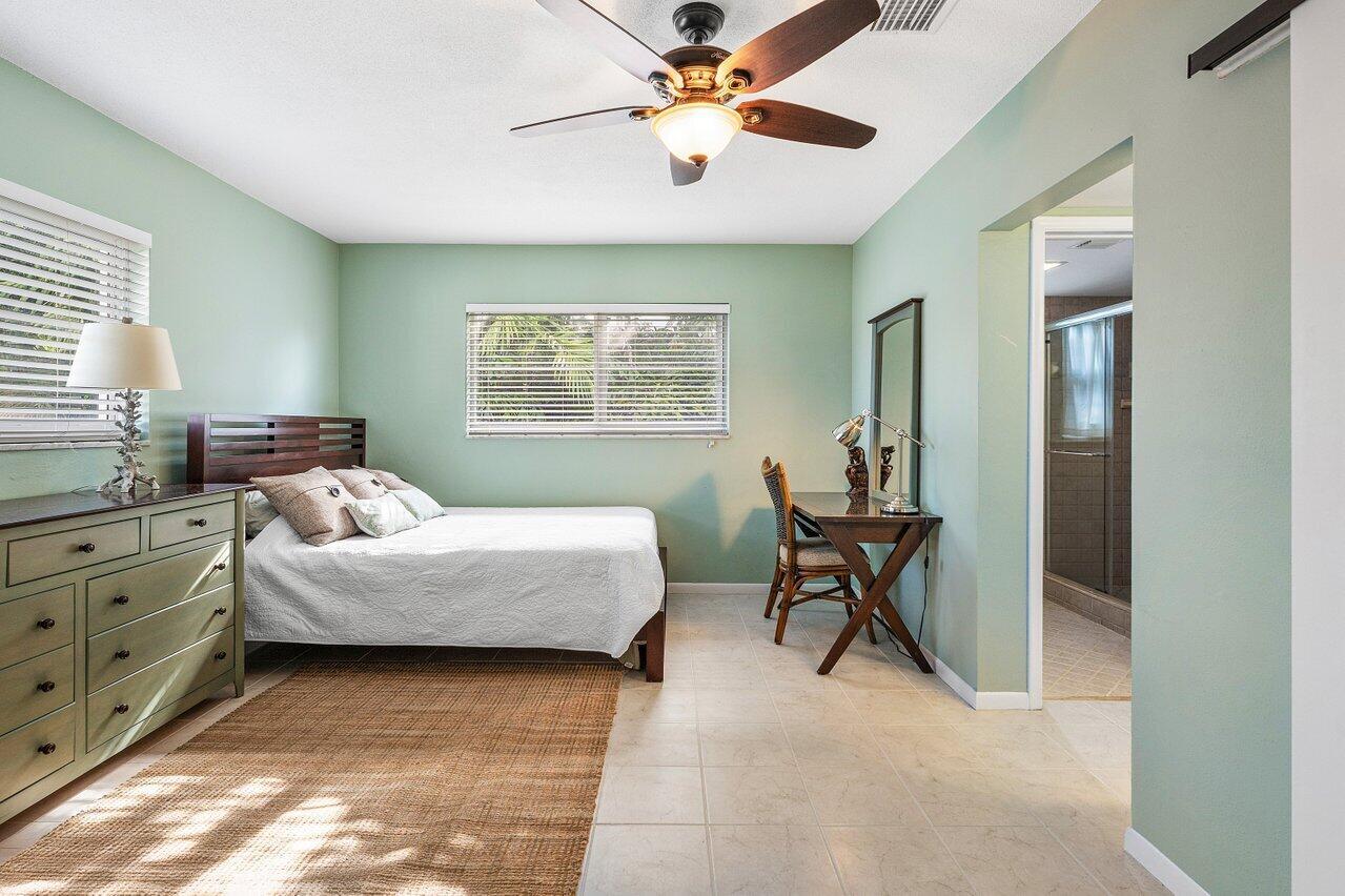 1015 Ingraham Avenue 2