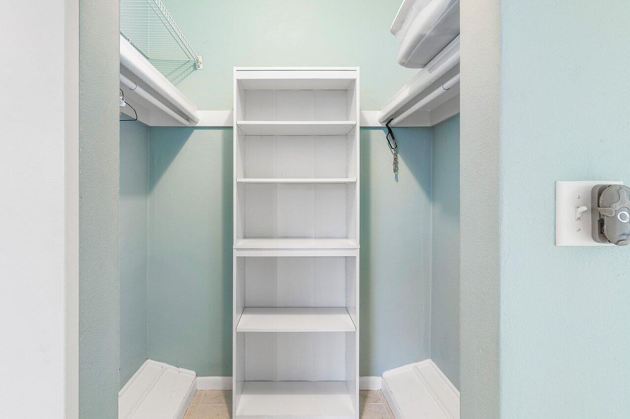 1015 Ingraham Avenue 2