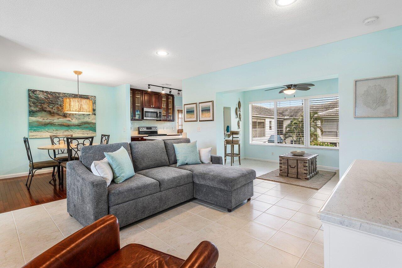 1015 Ingraham Avenue 2