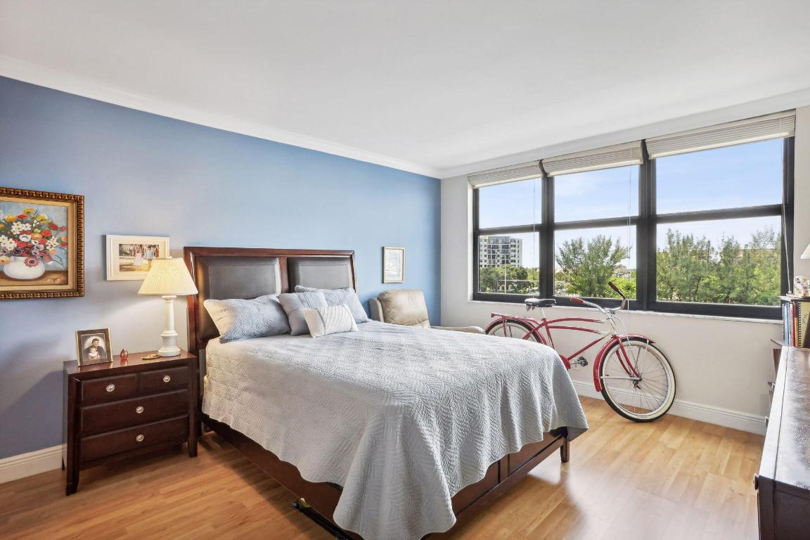 1401 N Riverside Drive 502