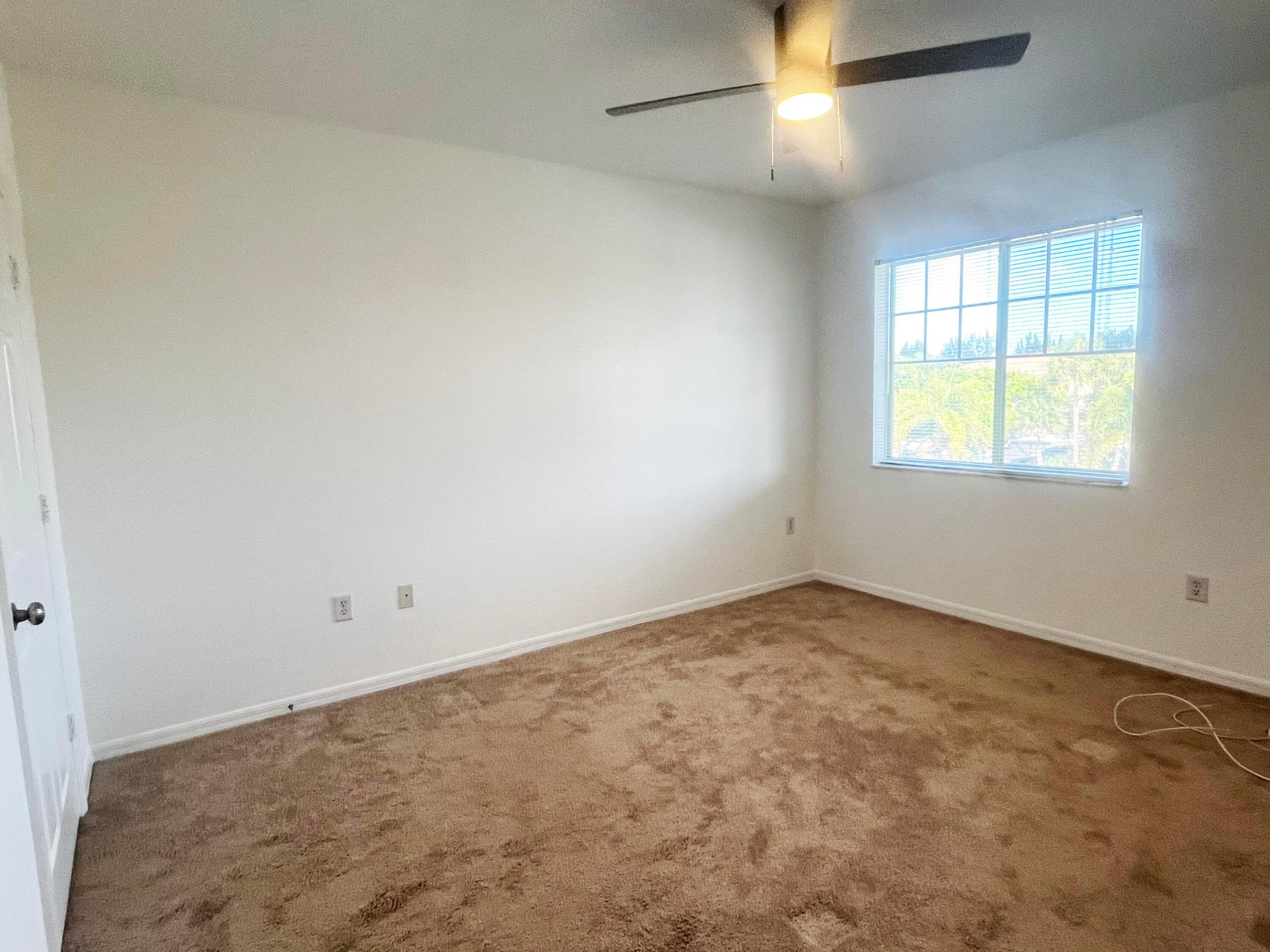 6482 Emerald Dunes Drive 302, West Palm Beach Unit: 302