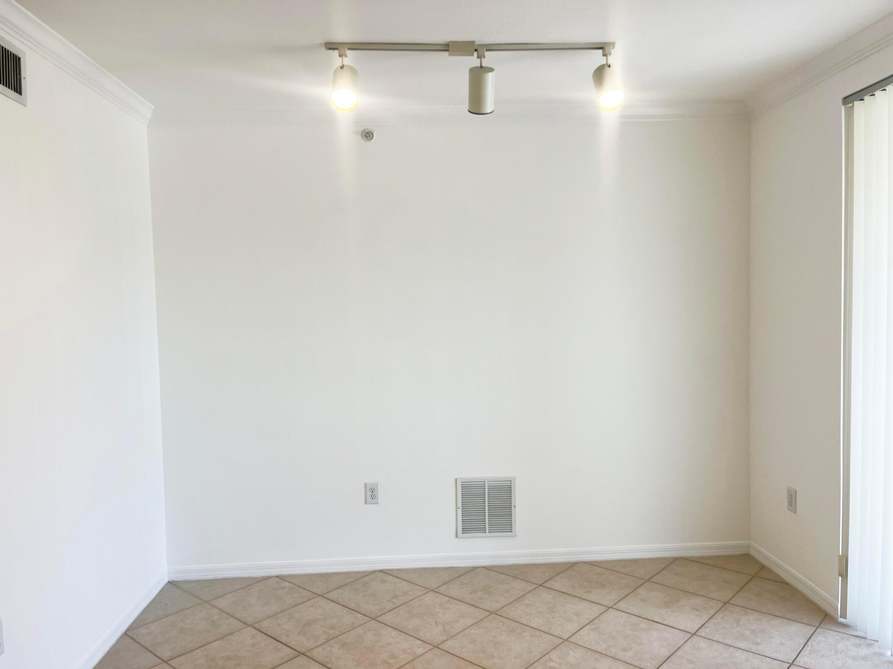 6482 Emerald Dunes Drive 302, West Palm Beach Unit: 302