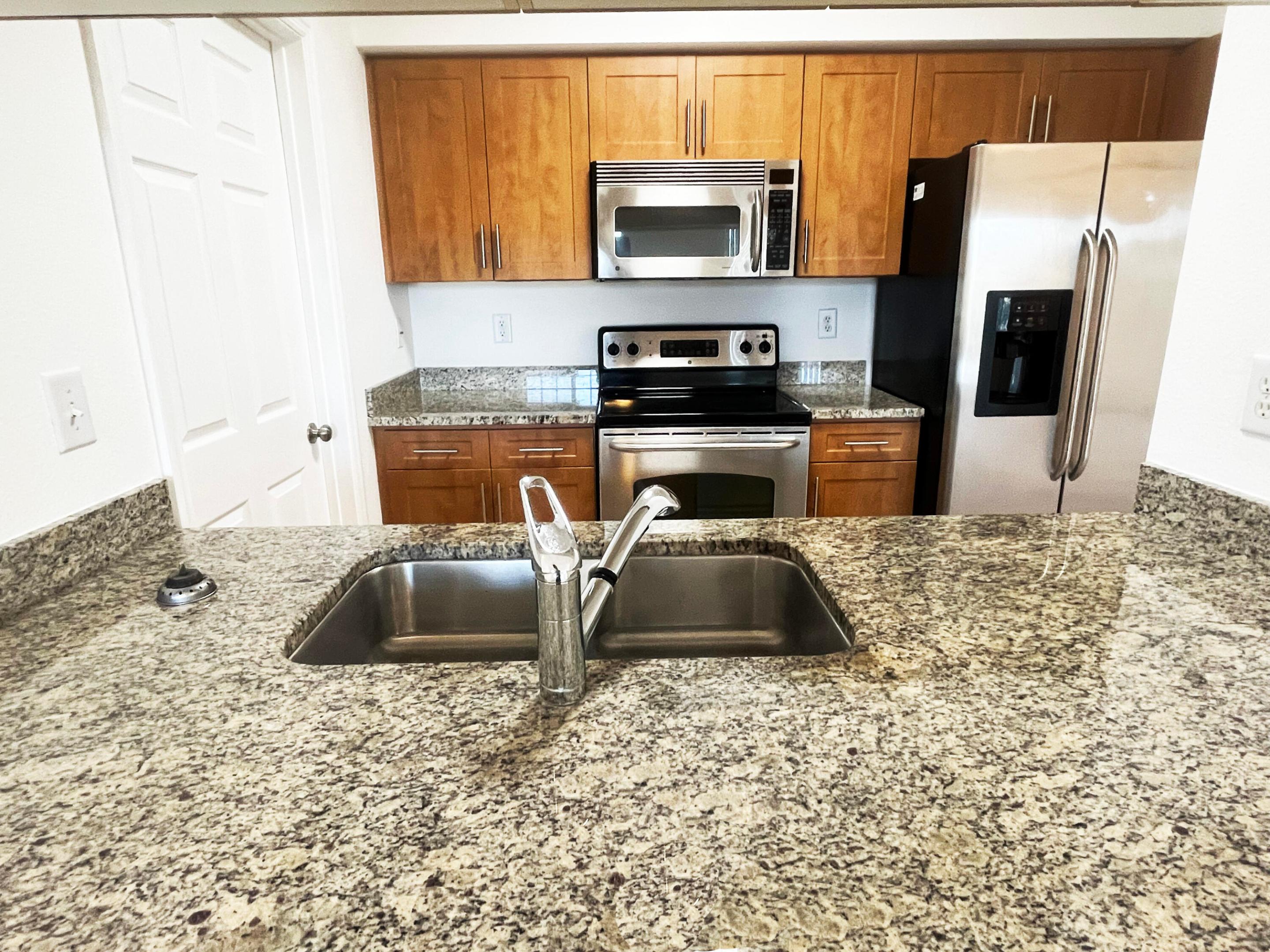 6482 Emerald Dunes Drive 302, West Palm Beach Unit: 302