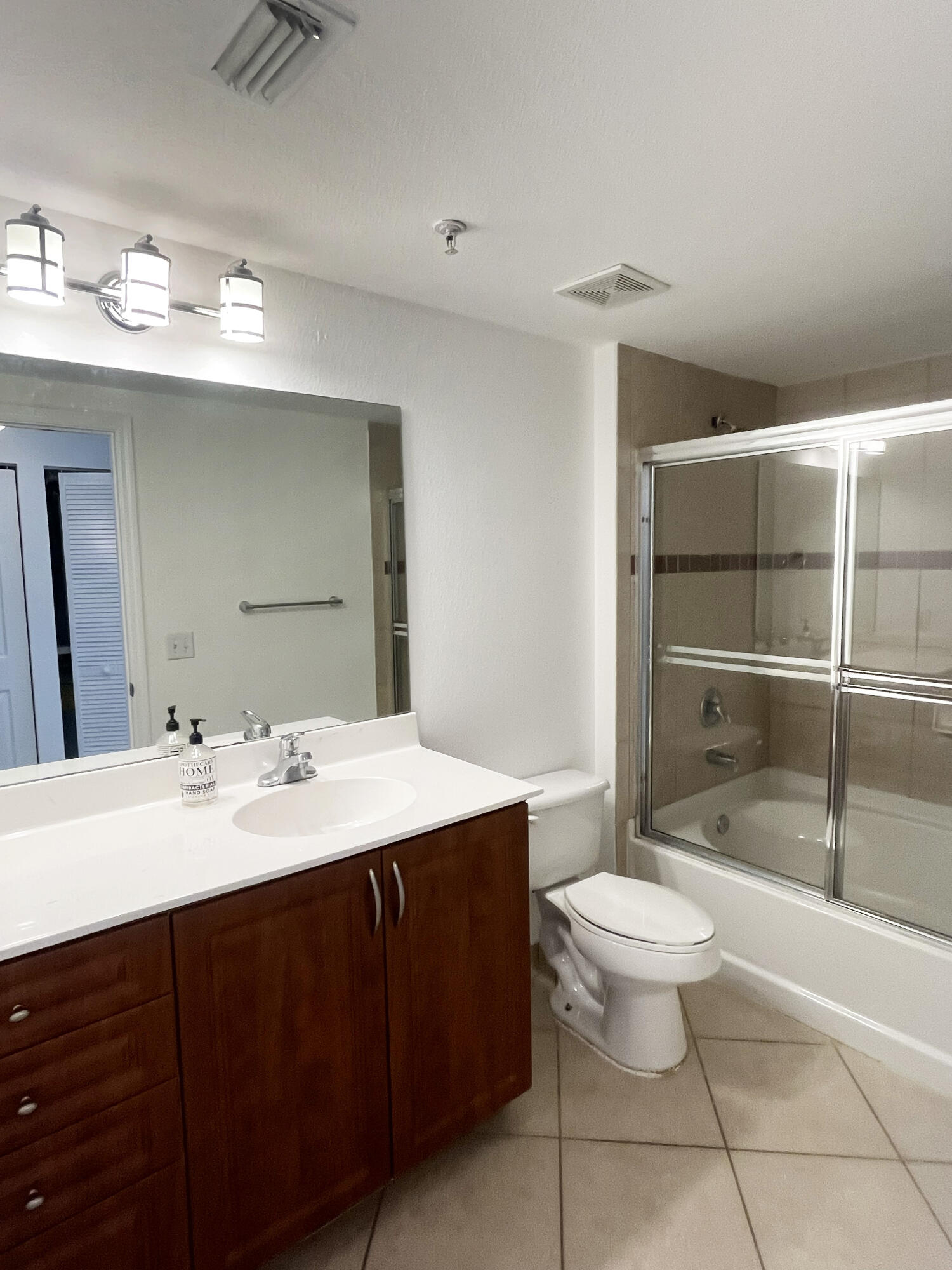6482 Emerald Dunes Drive 302, West Palm Beach Unit: 302