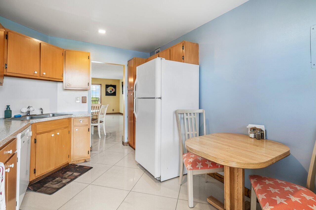 9101 W Sample Road 805