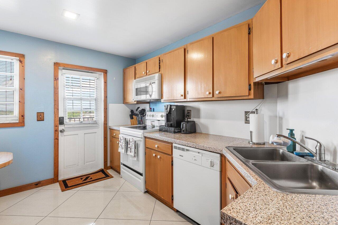 9101 W Sample Road 805