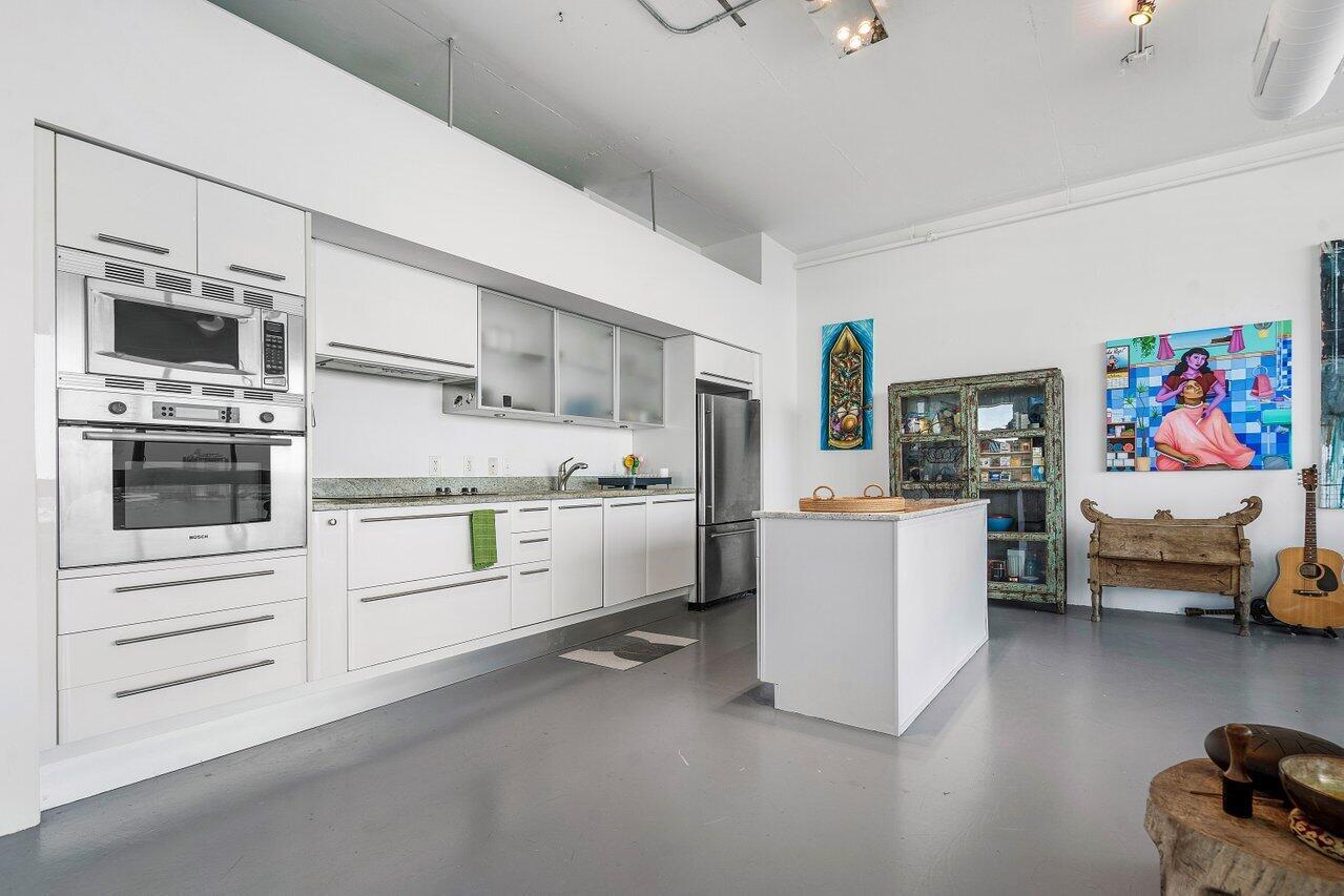 7934 West Drive 1205