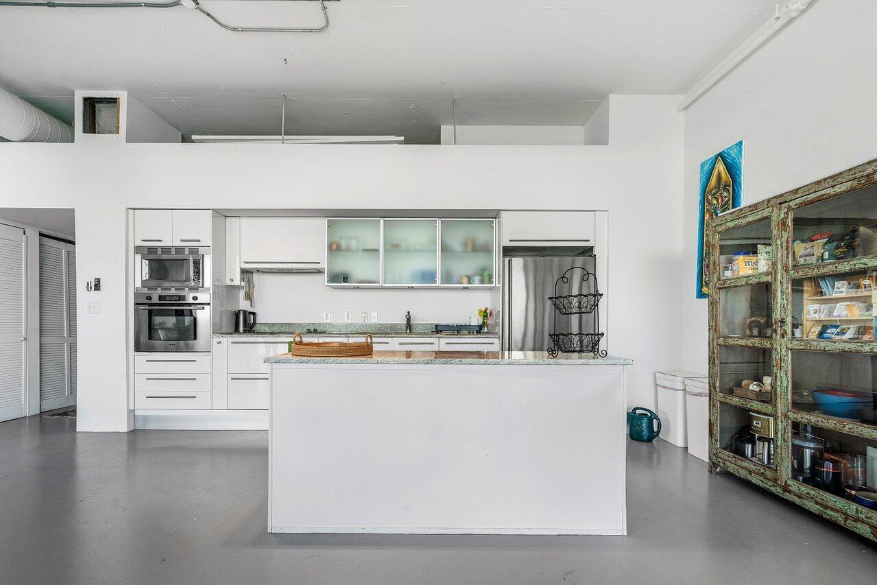 7934 West Drive 1205