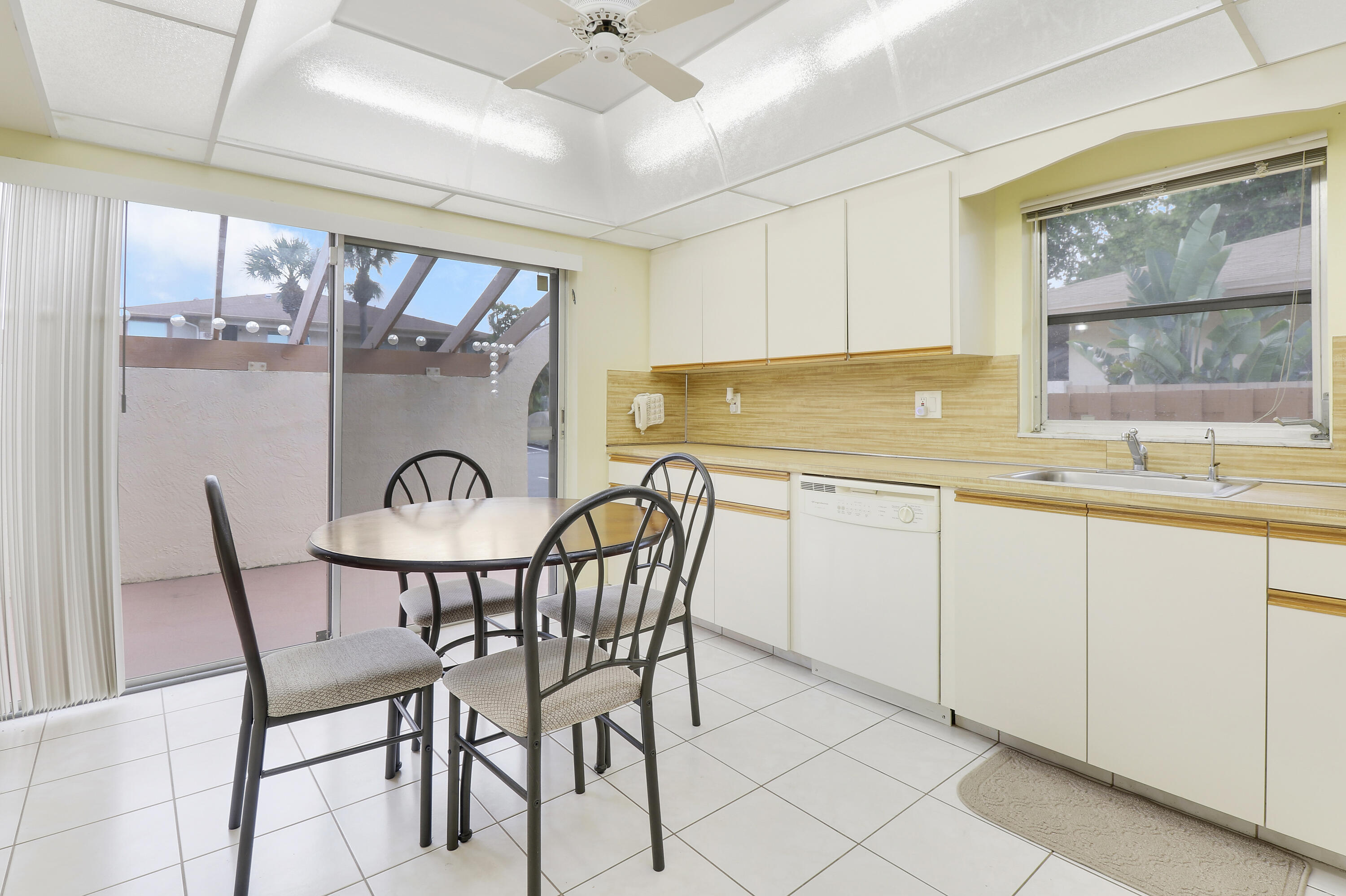 13759 Date Palm Court A