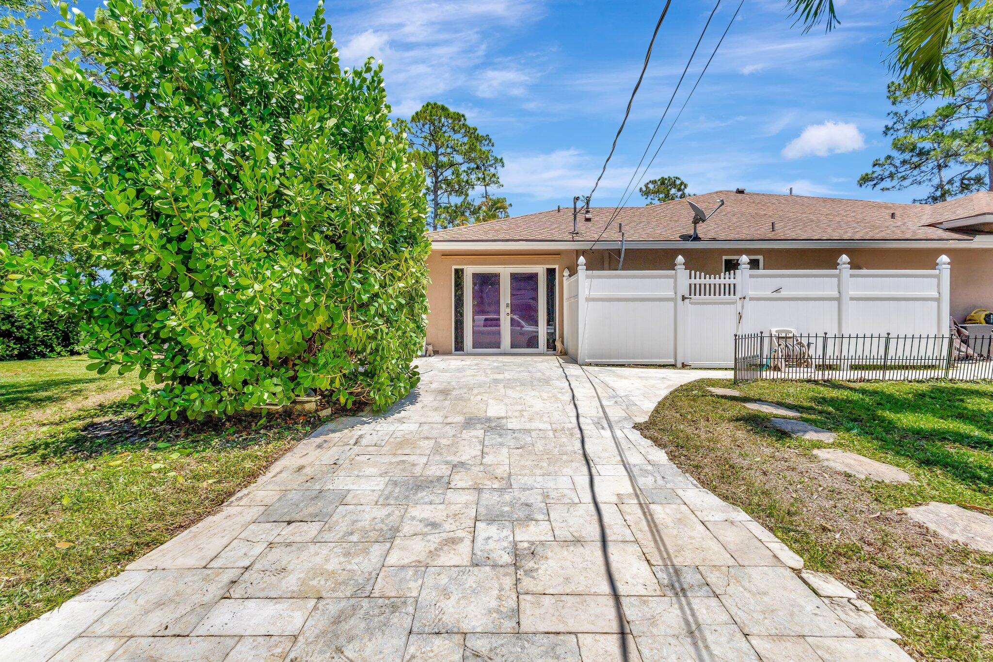 16888 W Downers Drive W, The Acreage