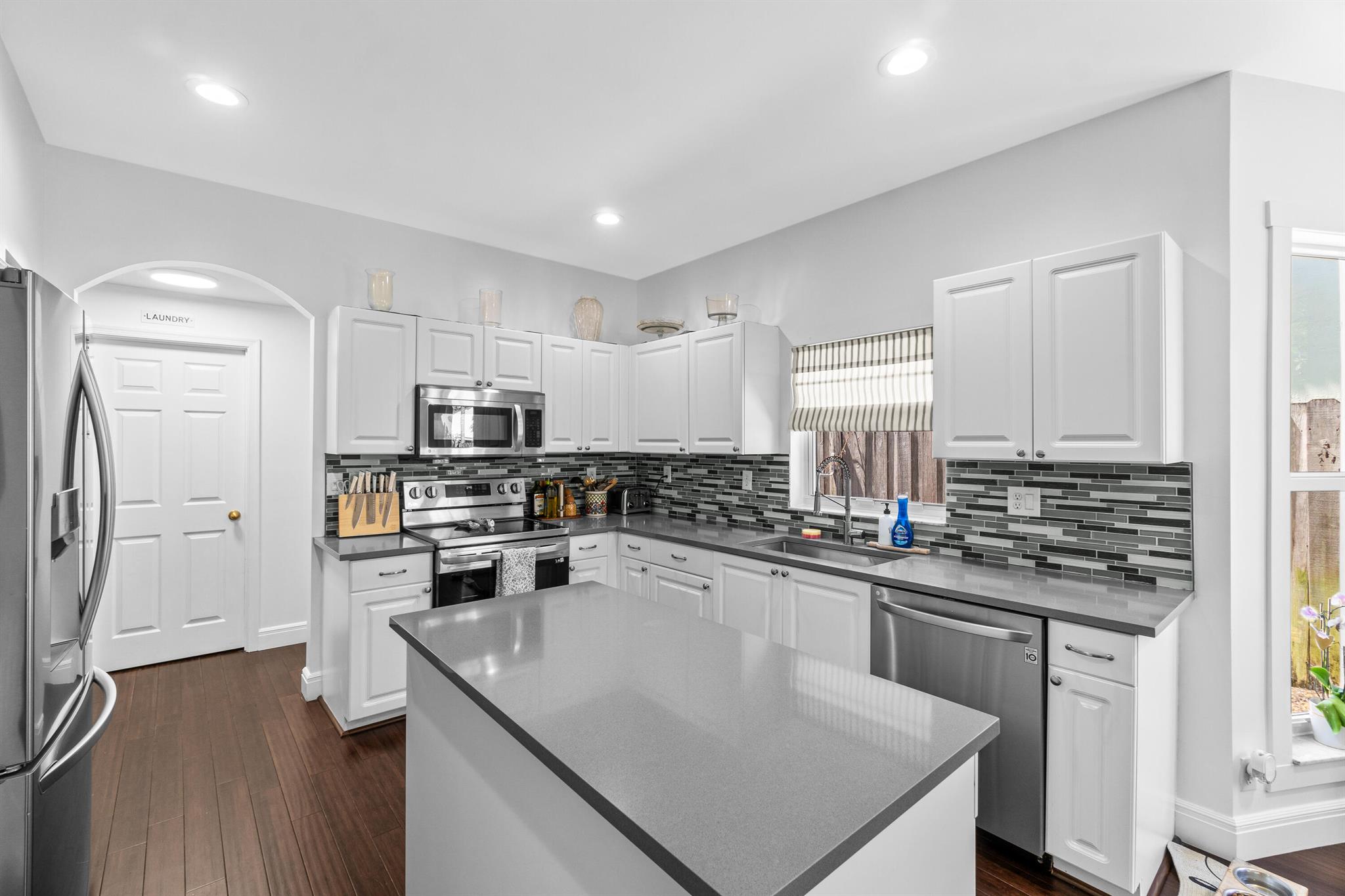 7501 Colony Palm Drive