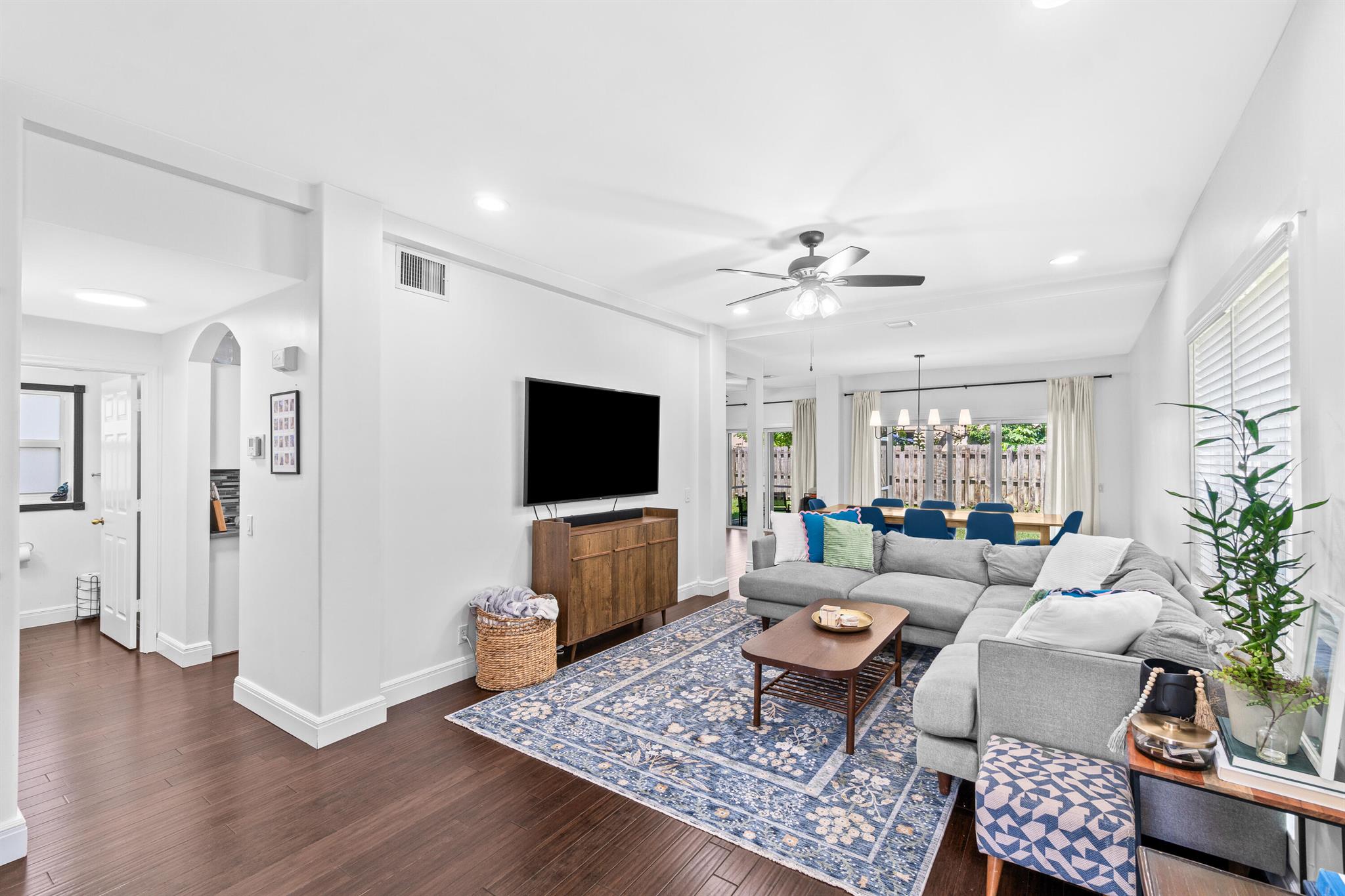 7501 Colony Palm Drive