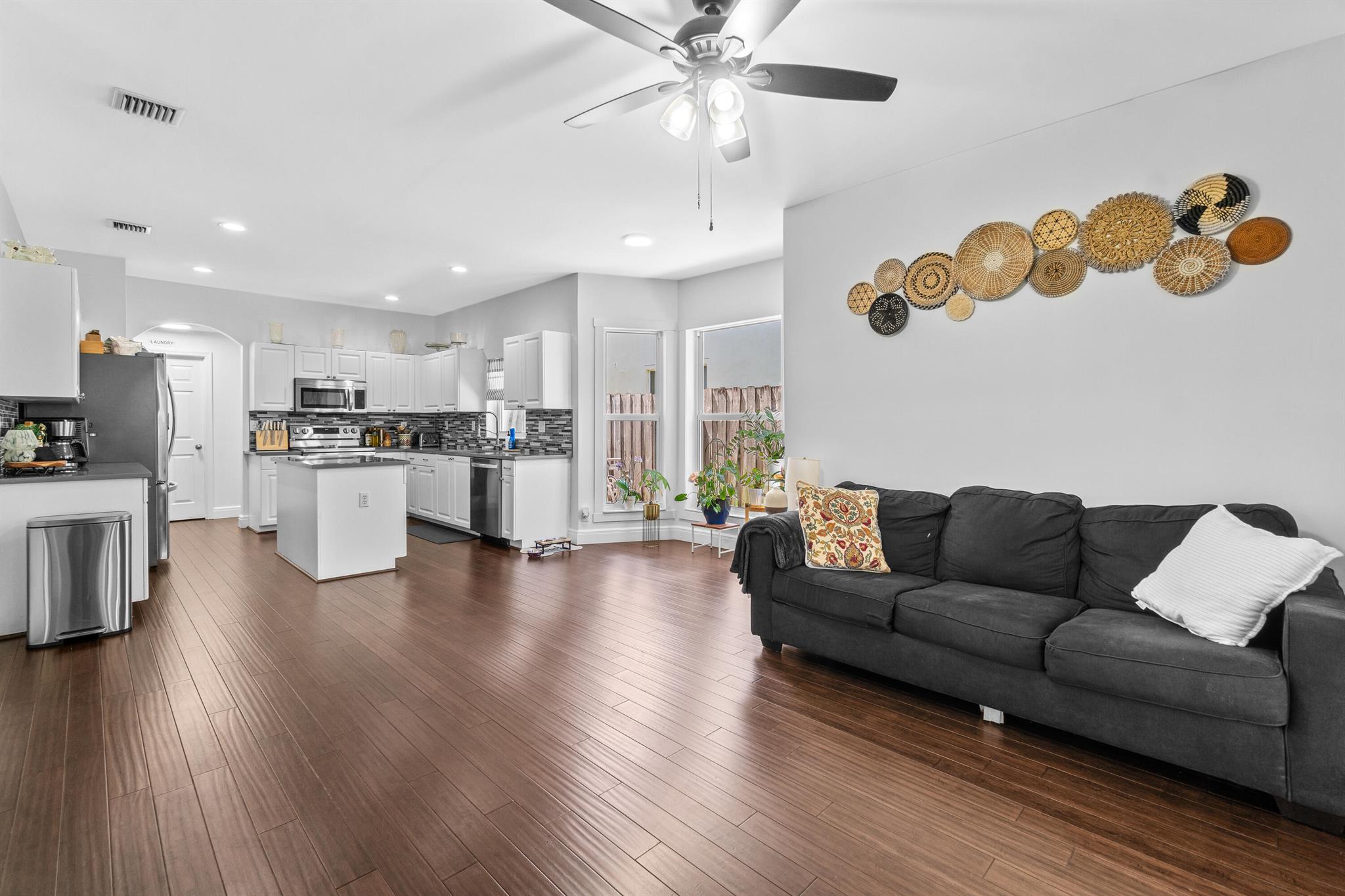 7501 Colony Palm Drive