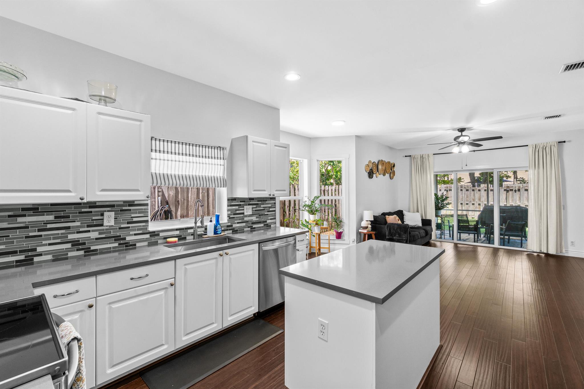 7501 Colony Palm Drive