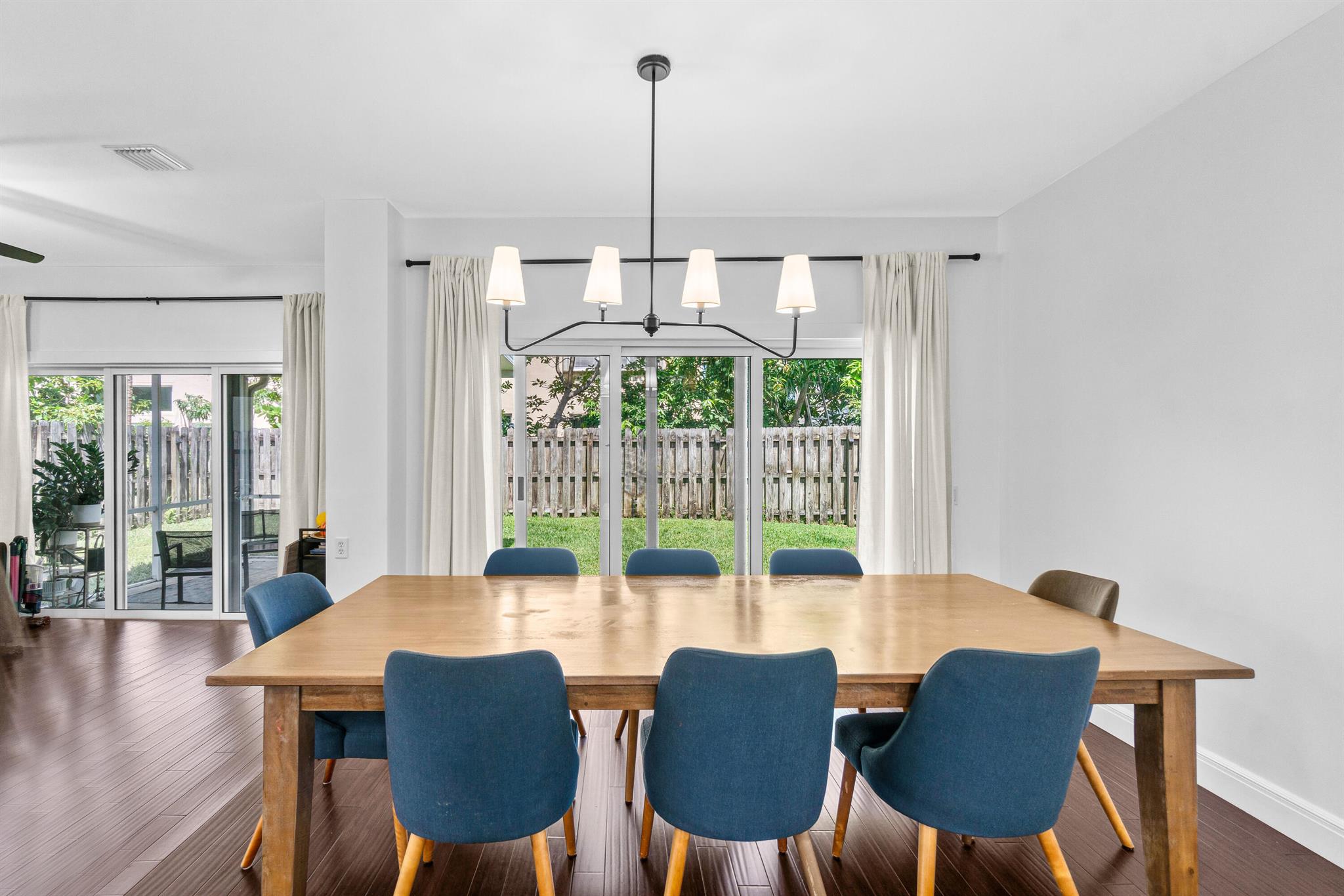 7501 Colony Palm Drive