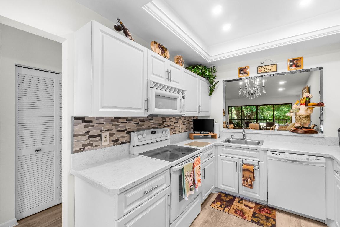 5087 Oak Hill Lane 321