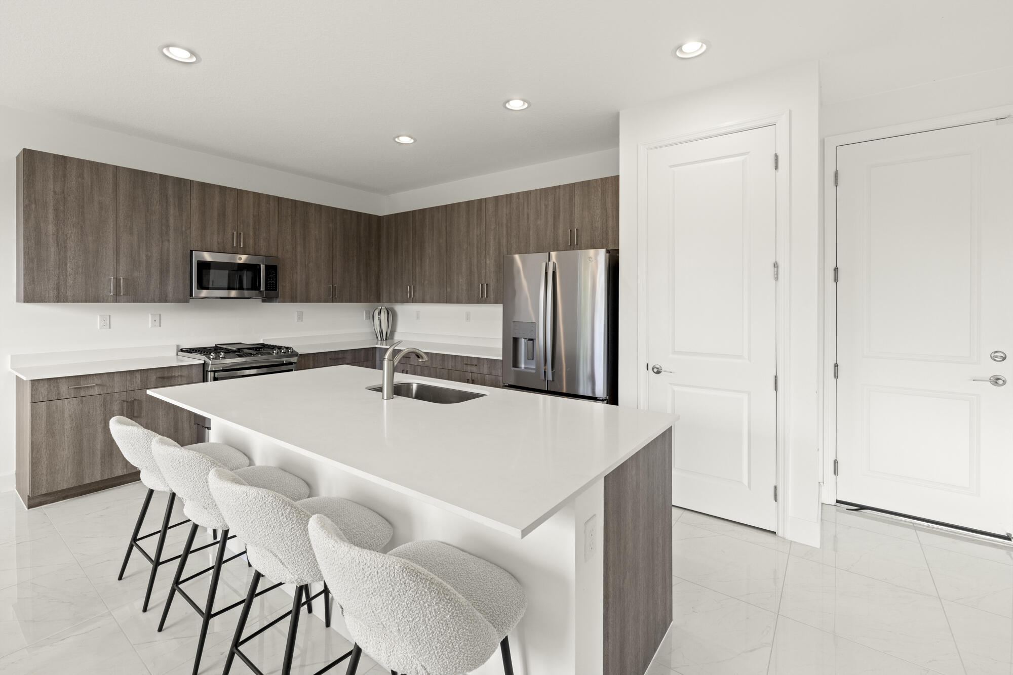 19486 Broad Shore Walk