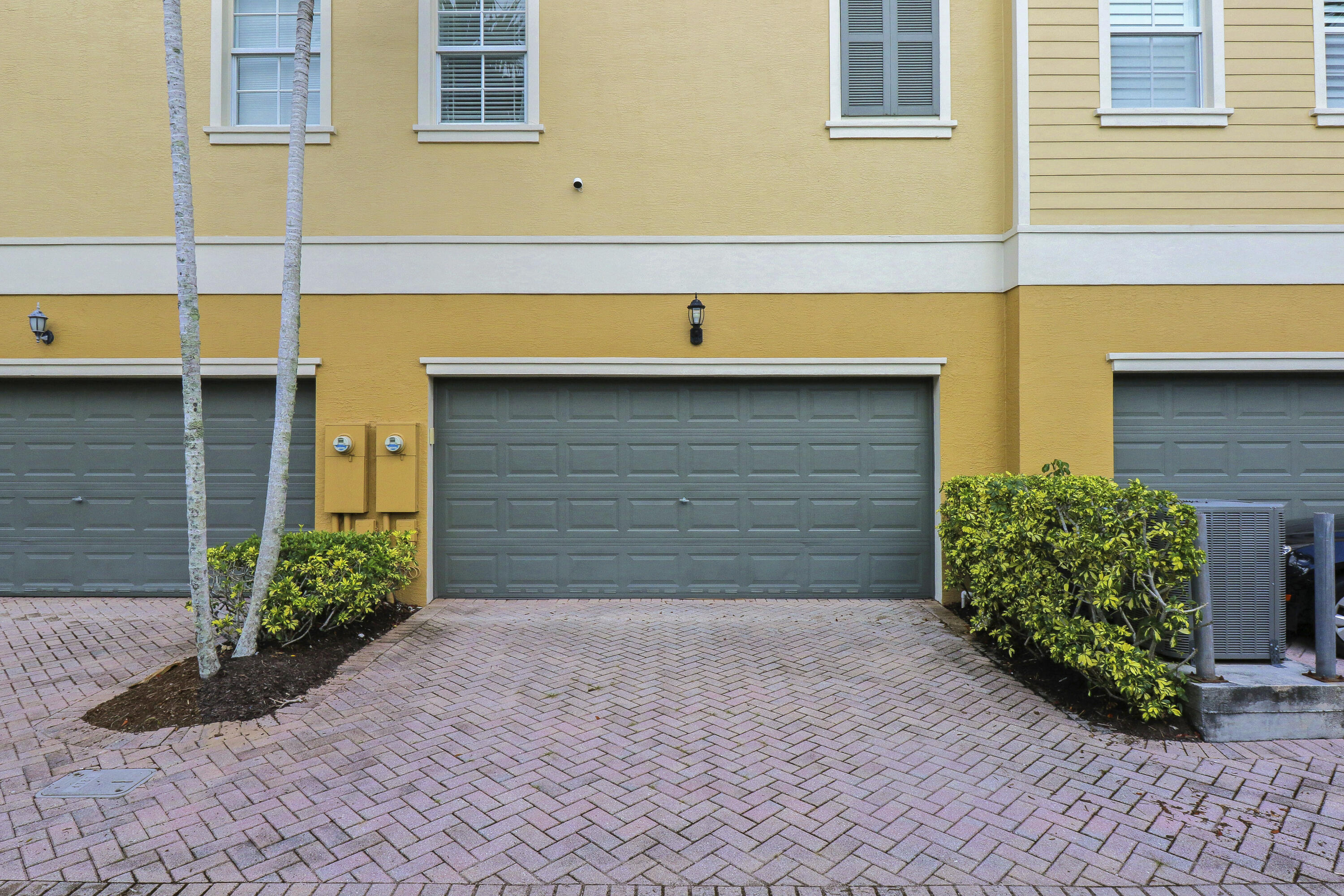 123 E Thatch Palm Circle