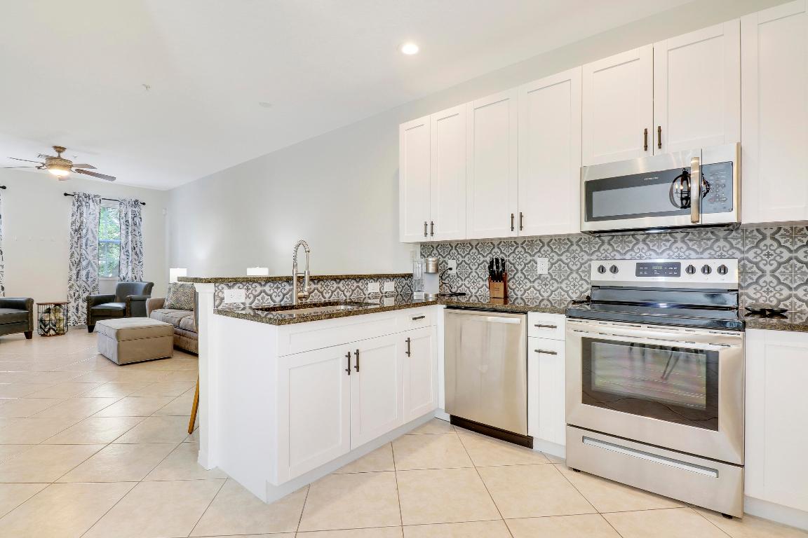 123 E Thatch Palm Circle