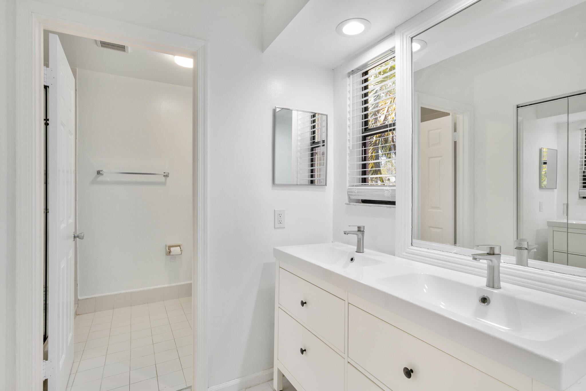 3118 Kingswood Terrace