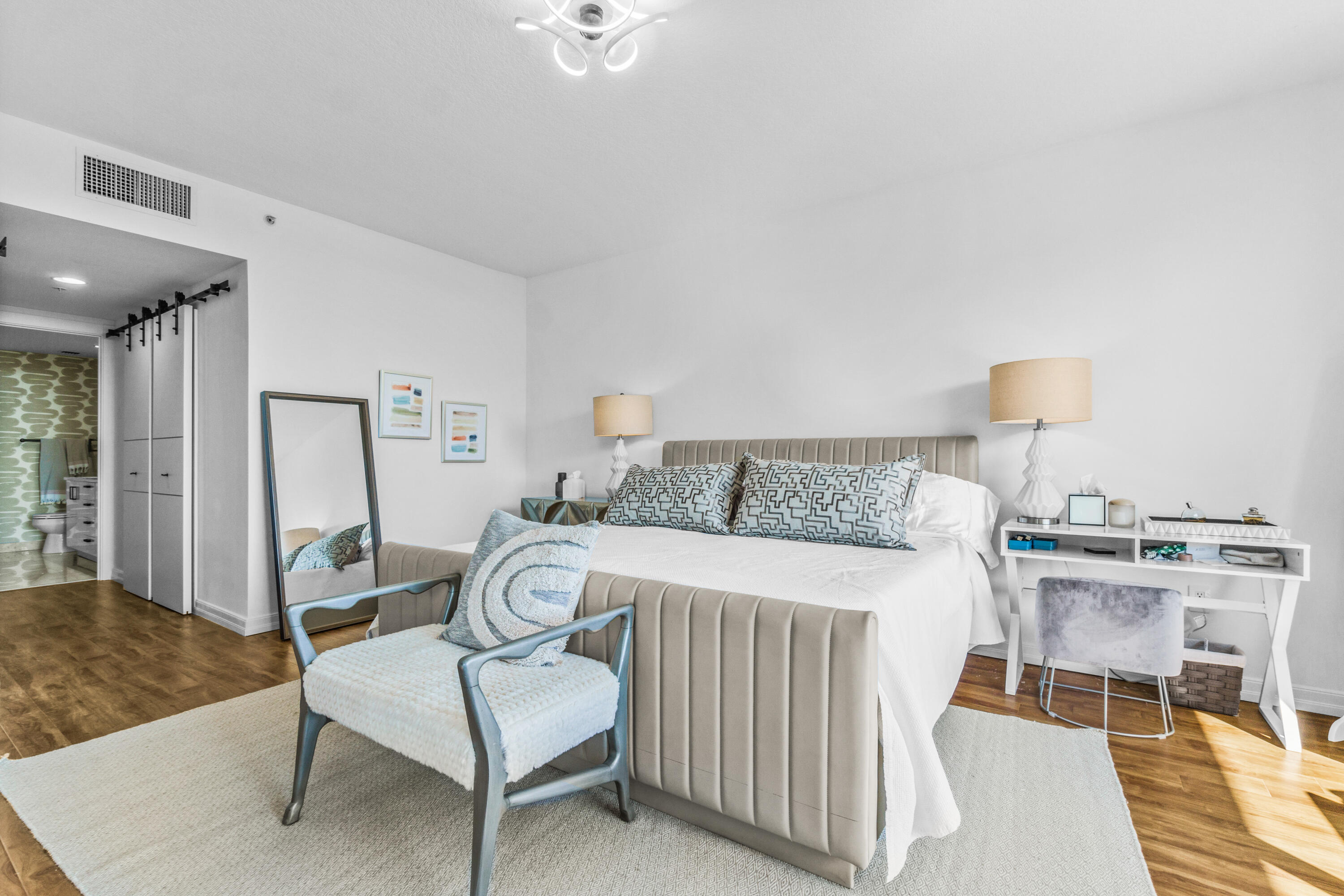 550 Okeechobee Boulevard 422, West Palm Beach Unit: 422