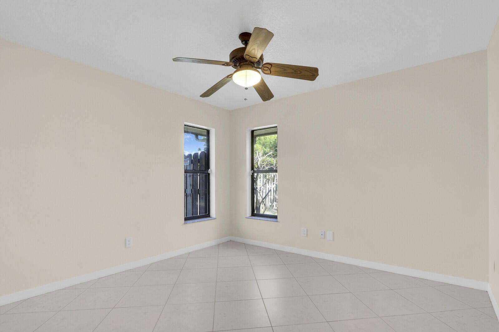 2774 SE Howell Avenue