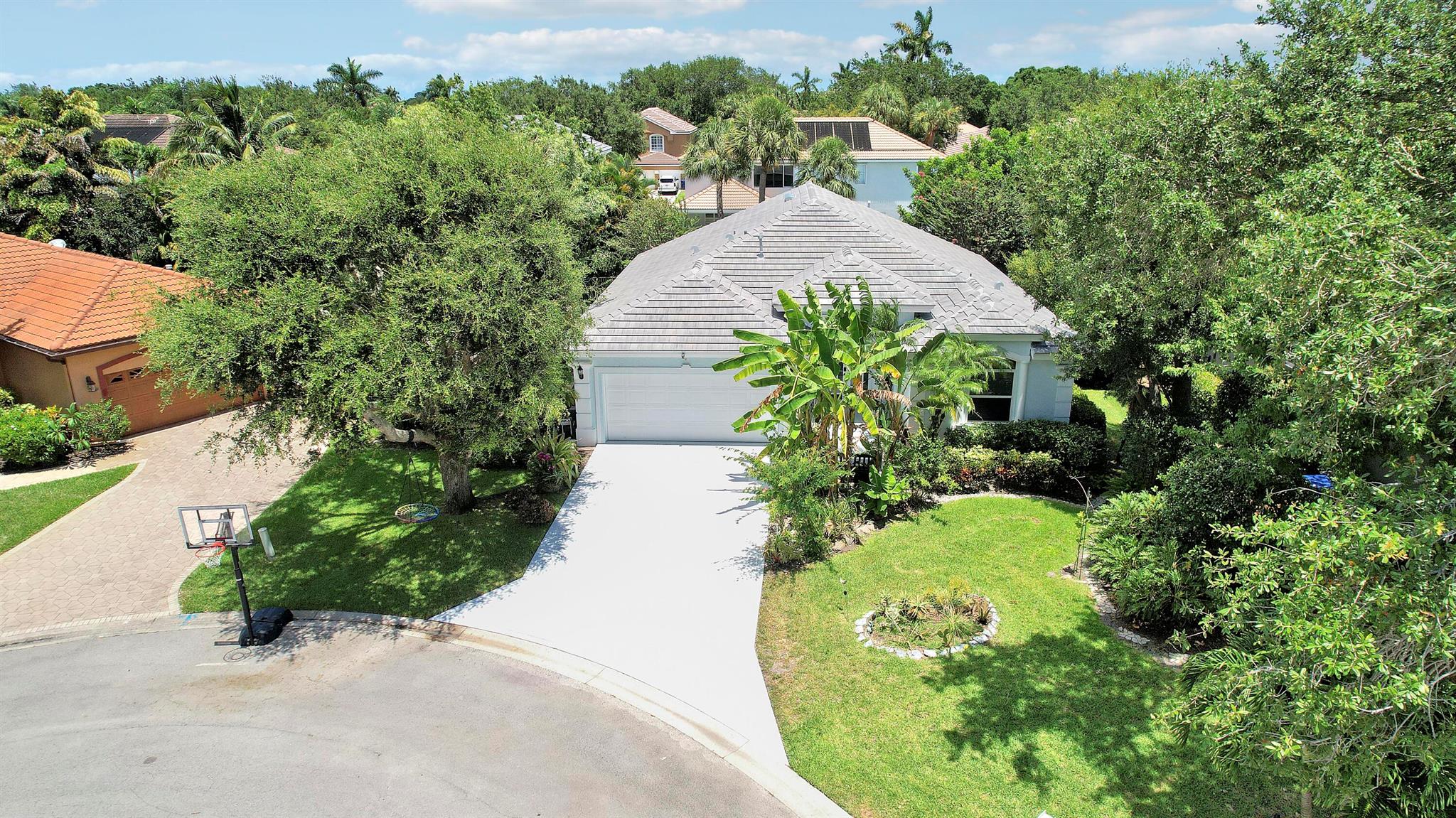 496 Peacock Lane N