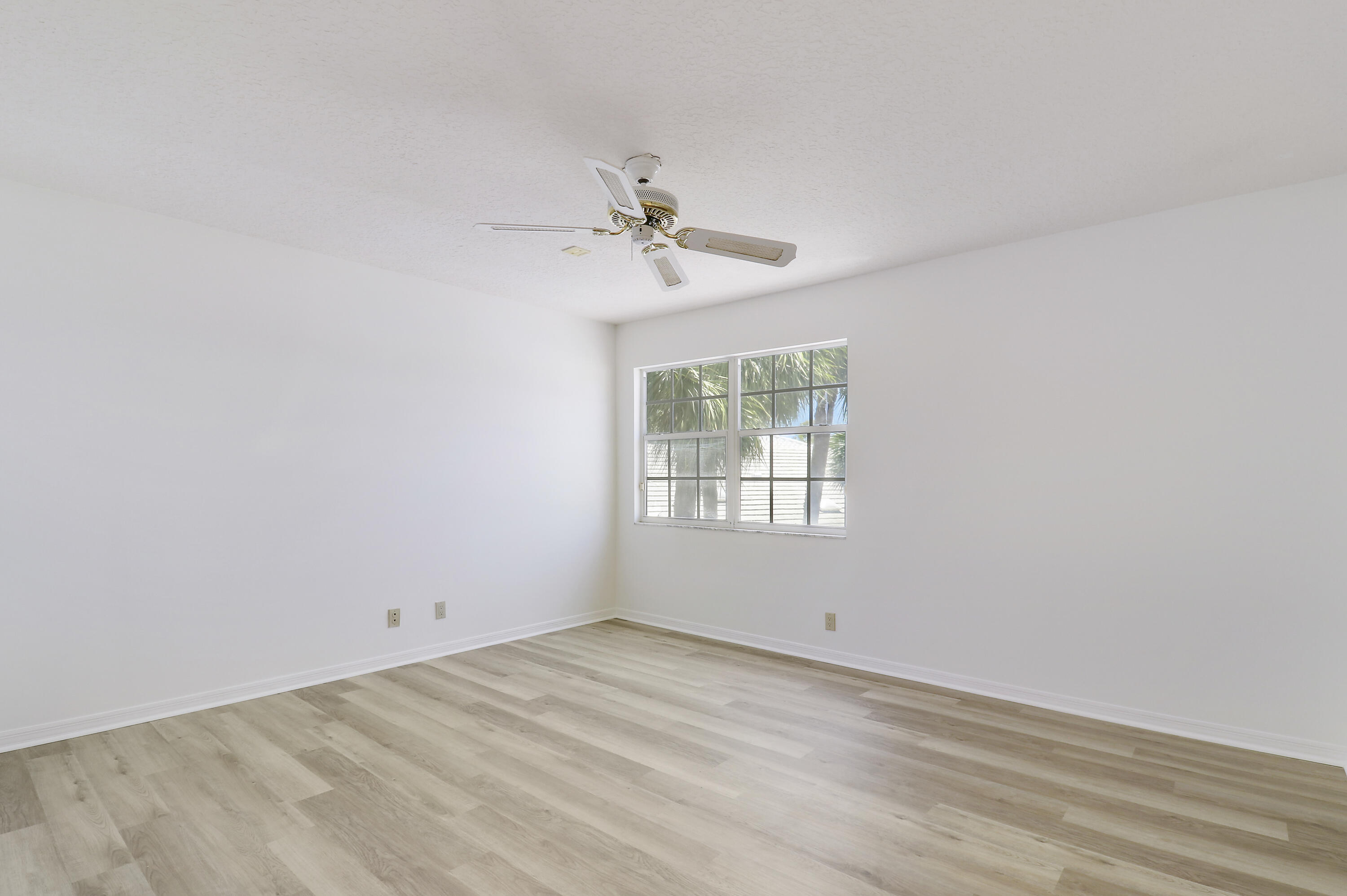 17288 Shoals Drive