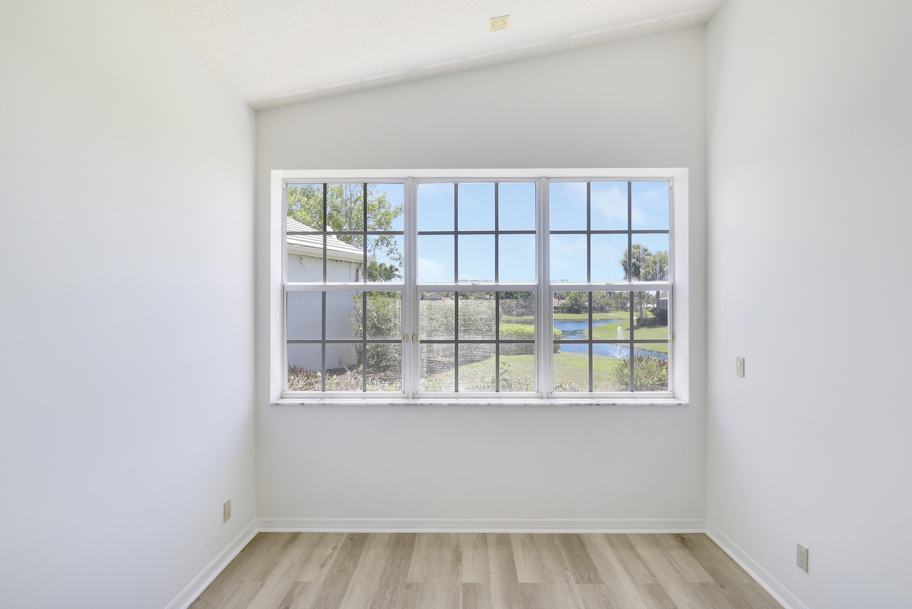 17288 Shoals Drive