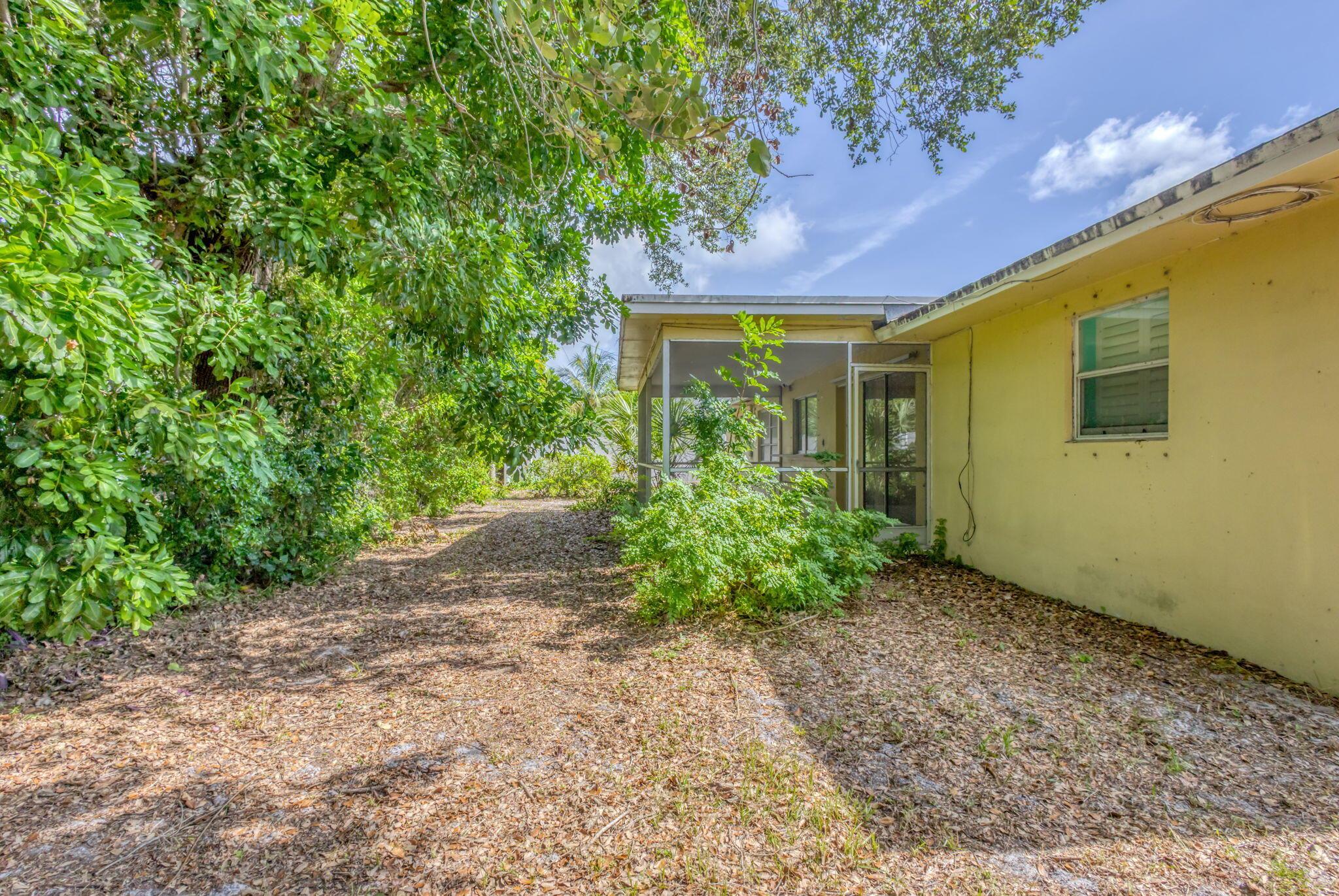 128 W Norfolk Road
