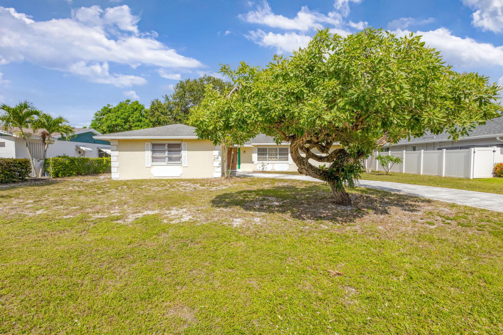 128 W Norfolk Road